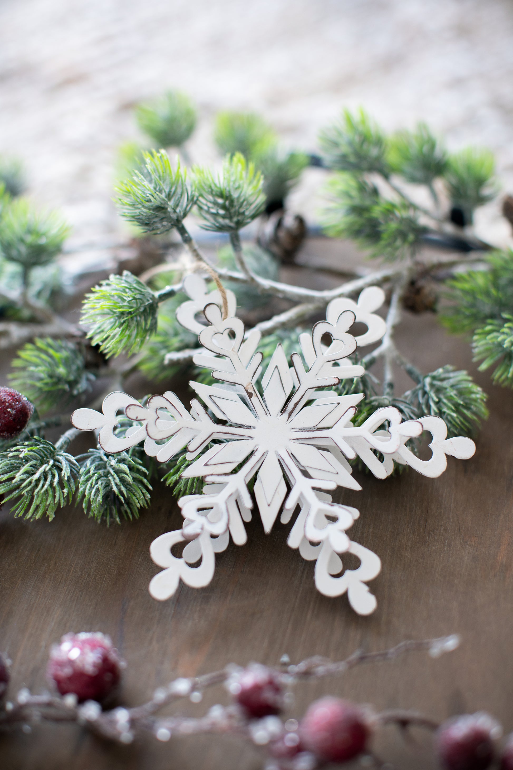 Set Of 6 Iron Snowflake Hanger, Decorative Hanging Ball Christmas Tree Ornaments For Holiday Party Decorations White Iron