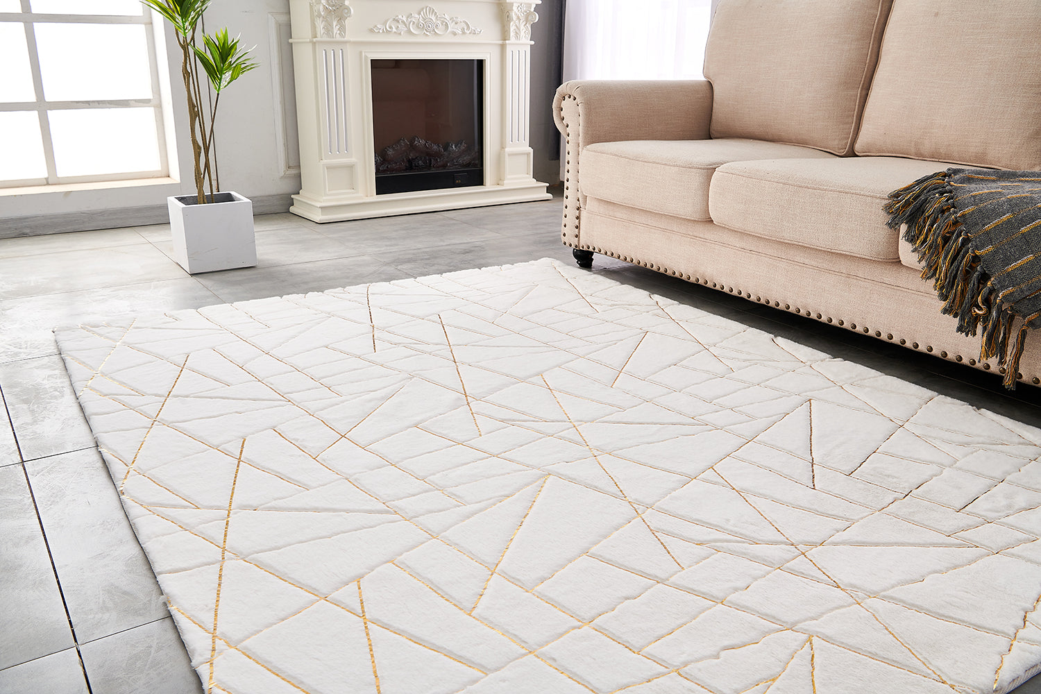 Luxury Machine Washable White Geometric Abstract Gold Gilded Chinchilla Faux Fur Area Rug White Gold Polyester