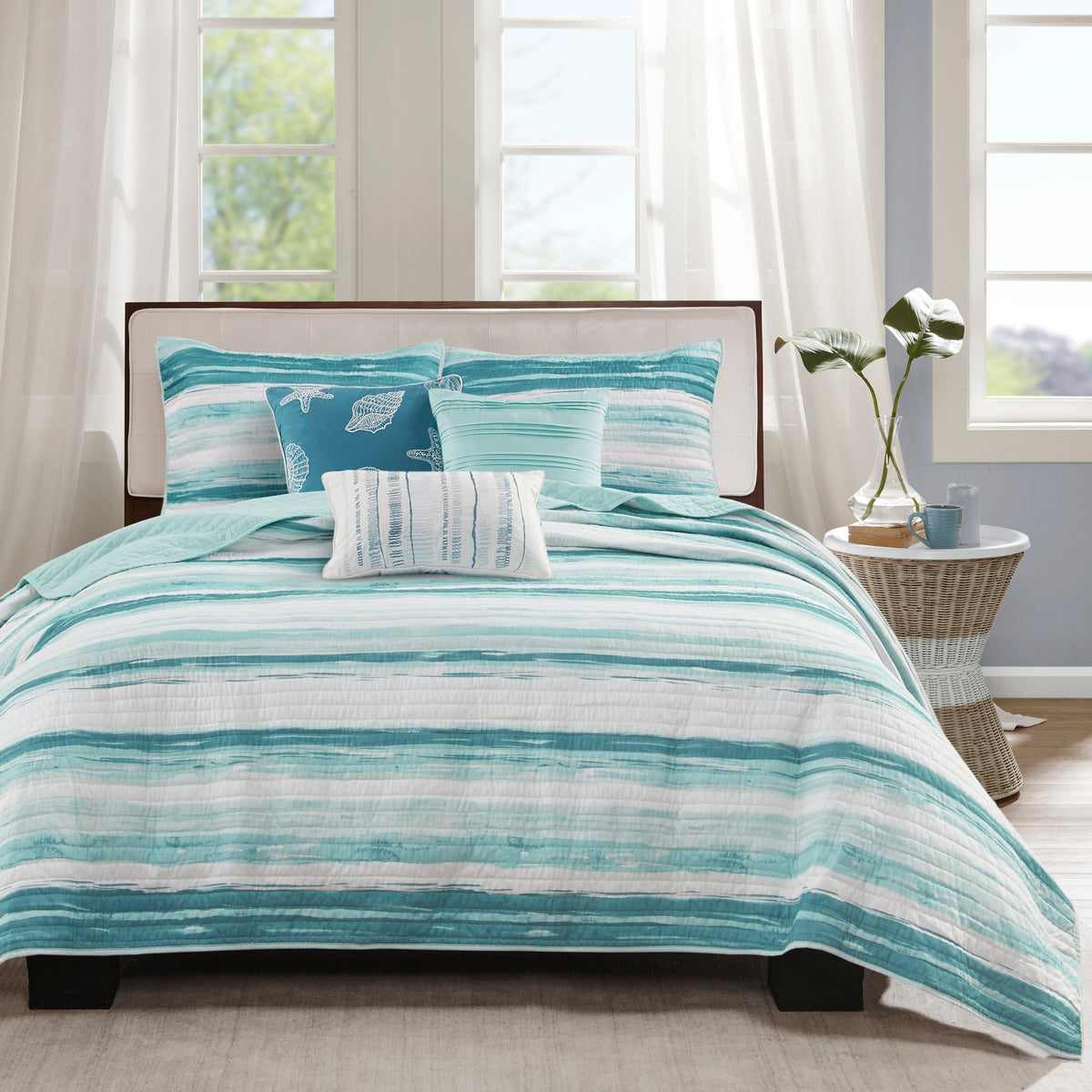 6 Piece Printed Quilt Set With Throw Pillows Aqua King Cal King King Aqua Cotton