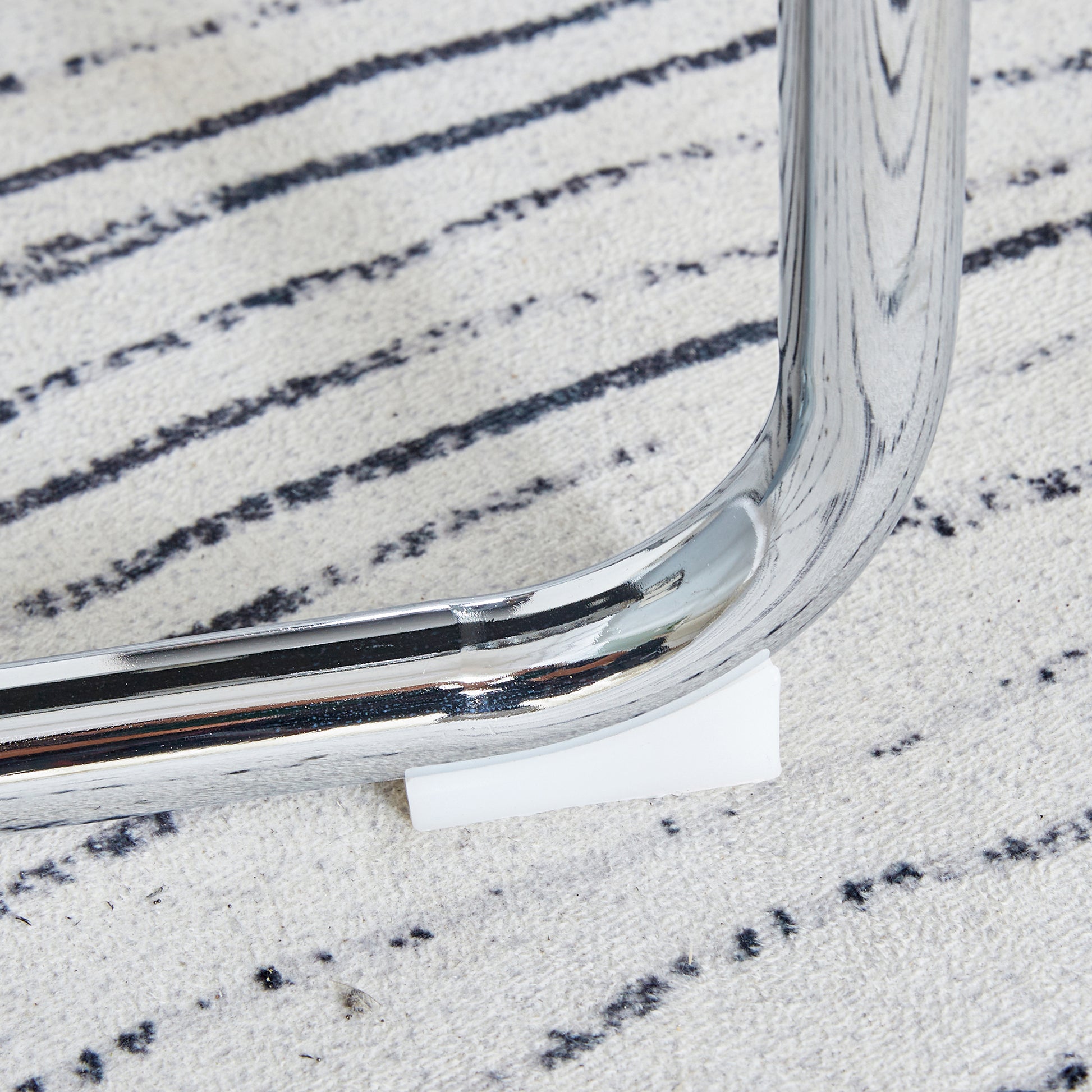 Table And Chair Set.Modern Dining Table,Tempered Glass Tabletop And Silver Colored Leg.Paired With 6 Soft And Comfortable High Quality White Pu Dining Chairs With Silver Legs. Silver,White Seats 6