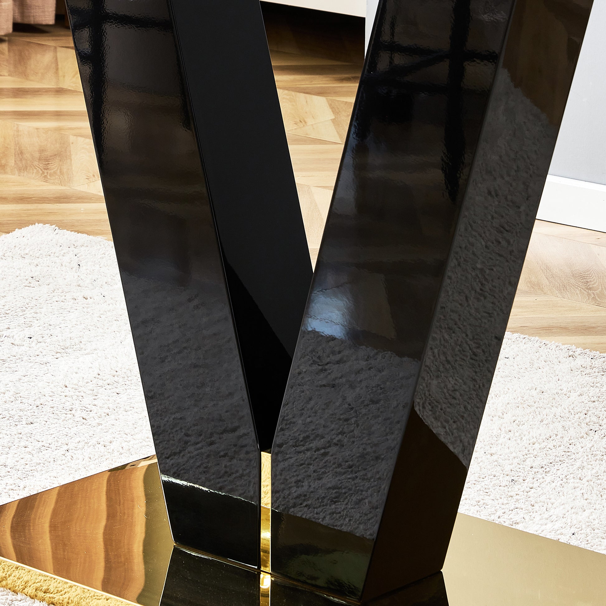 Table And Chair Set. A Rectangular Glass Dining Table With A 0.4 Inch Tempered Glass Tabletop And Mdf Board V Shaped Bracket, Paired With Chairs Consisting Of Pu Seat Cushions And Golden Metal Legs. White Black Seats 4 Tempered Glass