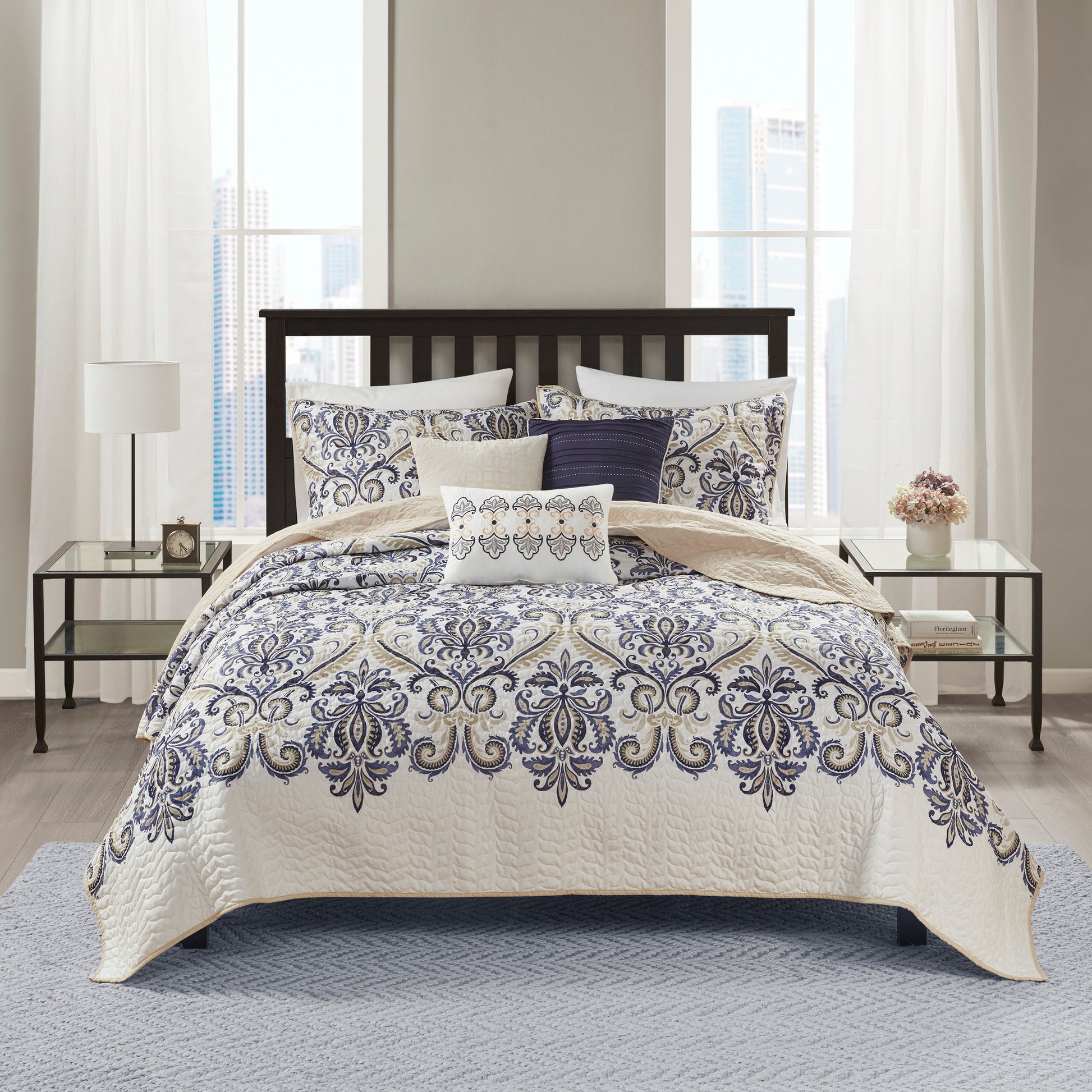 6 Piece Reversible Quilt Set With Throw Pillows Navy Tan King Cal King King Navy Cotton