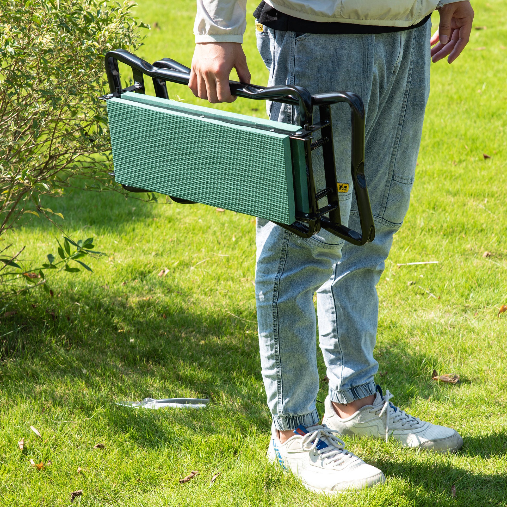 Outsunny Padded Garden Kneeler And Seat Bench, Padded Foldable Garden Stool, Green Green Steel