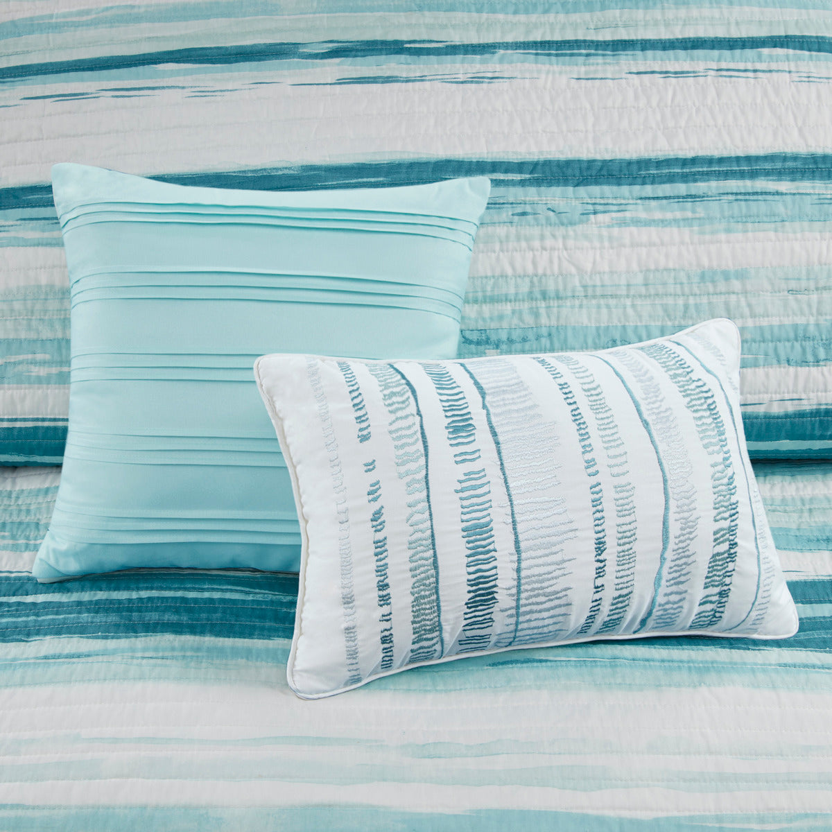6 Piece Printed Quilt Set With Throw Pillows Aqua King Cal King King Aqua Cotton