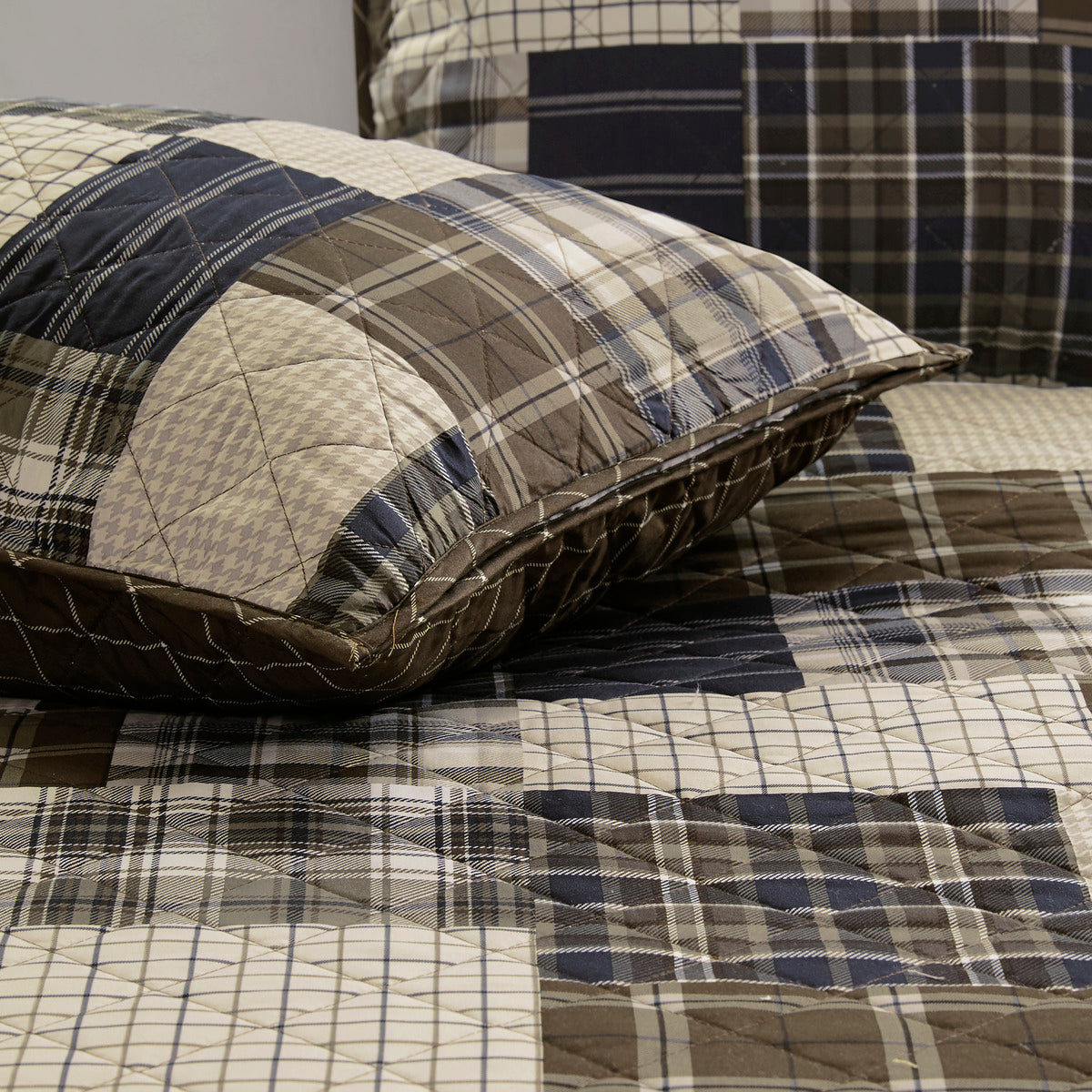 3 Piece Reversible Printed Quilt Set Black Brown King Cal King Black Brown Microfiber