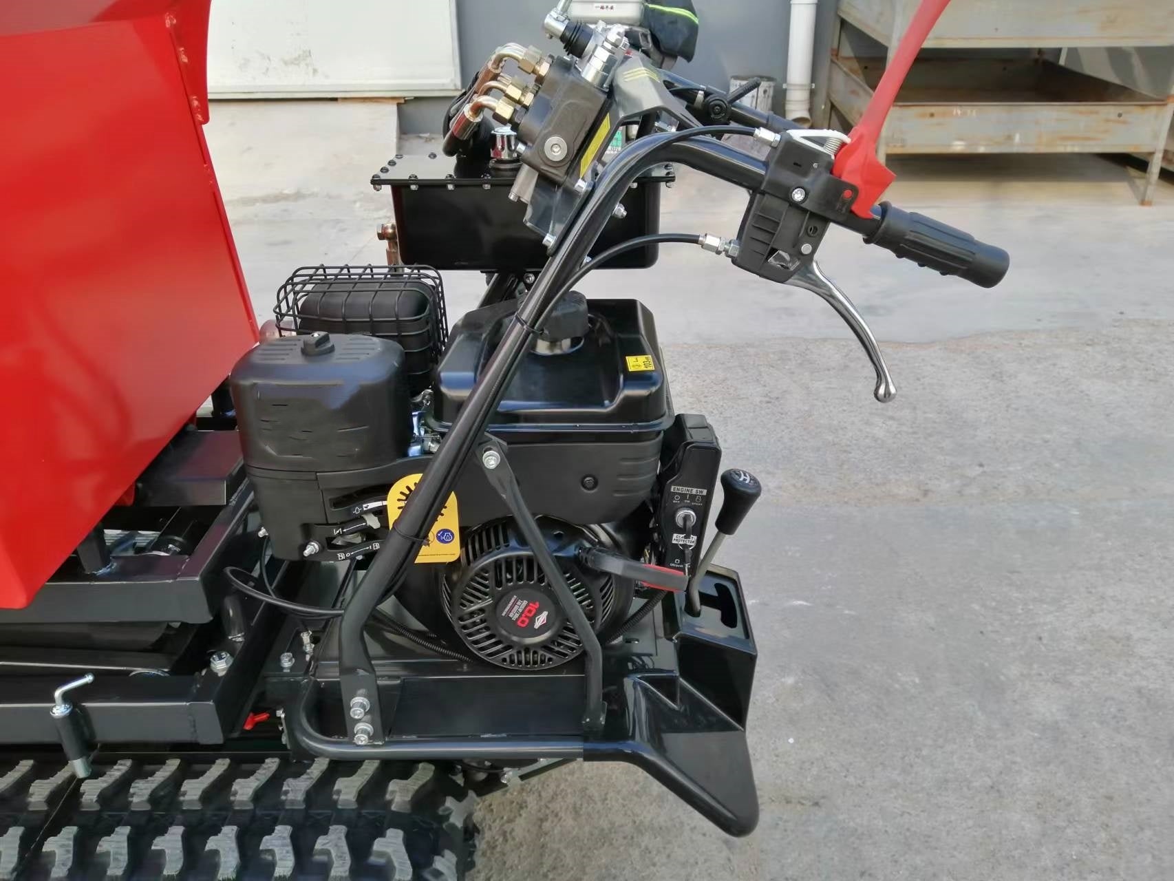 All Terrain Mini Dumper Dump Truck Crawler Small Rubber Crawler Transport Truck Mini Tracked Dumper Black Red Iron