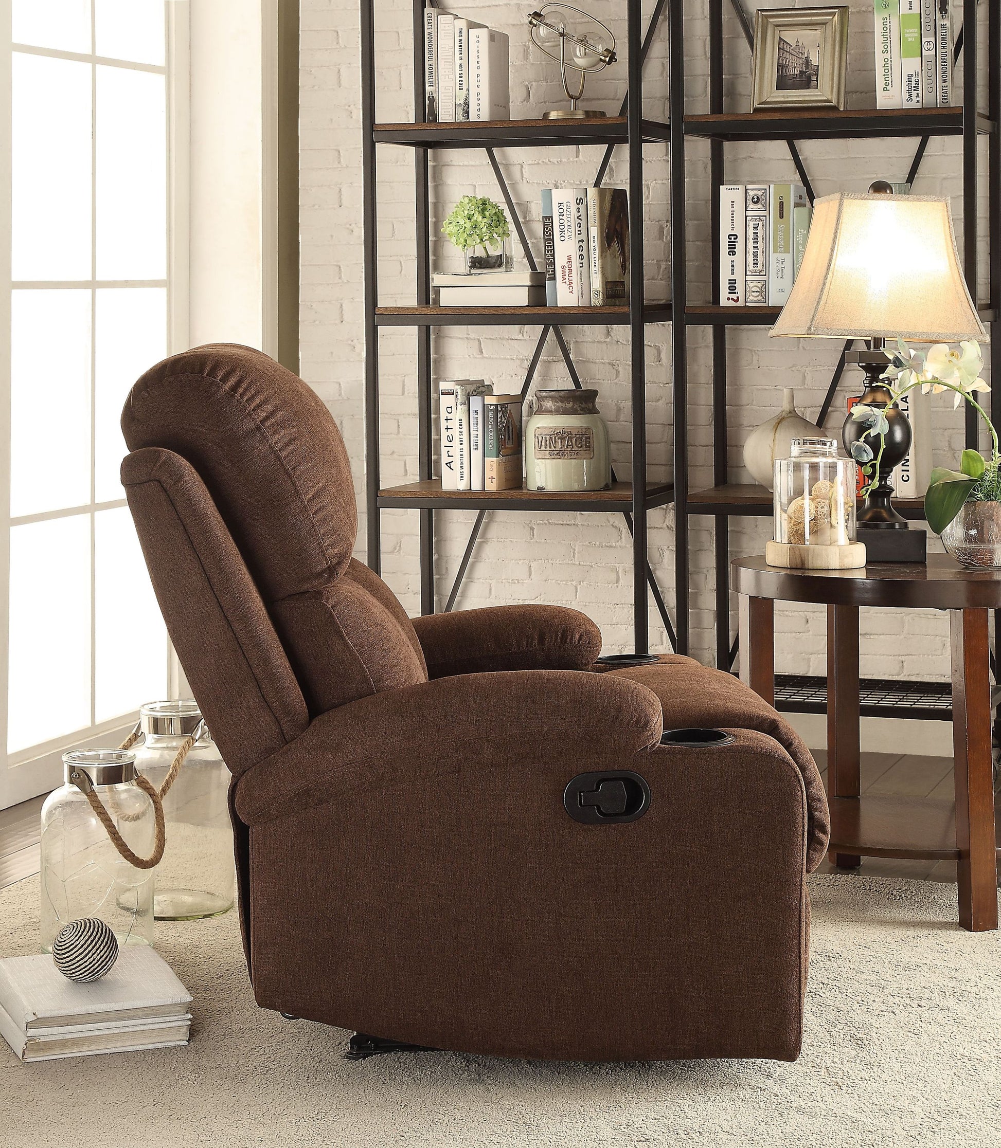 Chocolate Recliner With Cup Holder Chocolate Linen Manual Handle Metal Primary Living Space Tight Back Handle Pillow Top Arms Fabric Metal