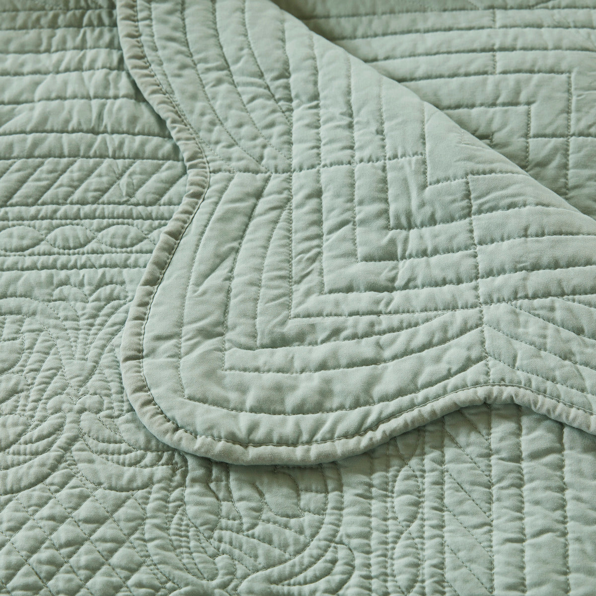 Oversized Quilted Throw With Soped Edges Seafoam 60X72" Seafoam Microfiber