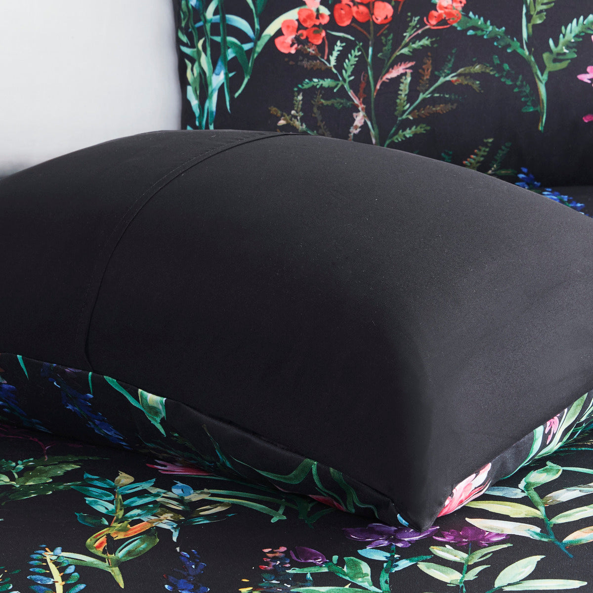 5 Piece Comforter Set Black King Cal King King Black Polyester