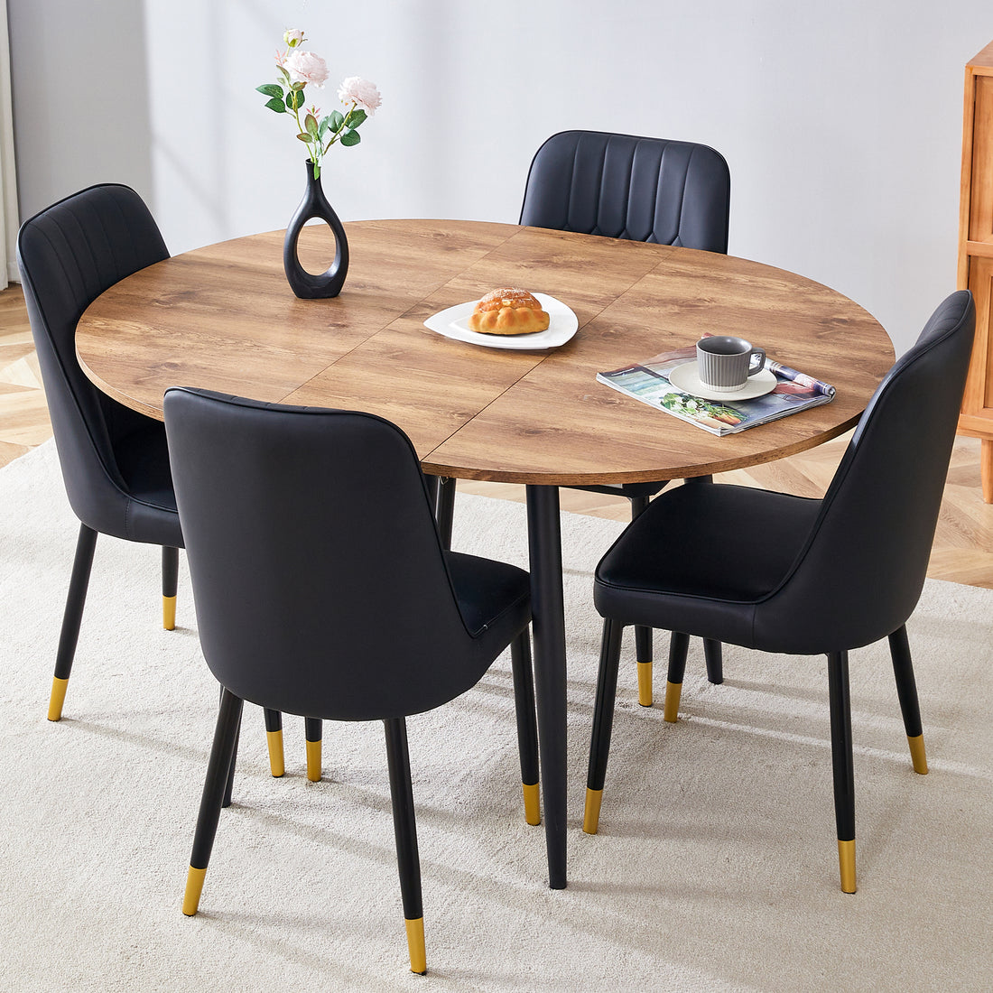 Table And Chair Set.Modern Extendable Wood Mdf Dining Table.The Table Has A Telescopic Design, Suitable For Gatherings Of Different Size.Paried With 4 Chairs With Pu Cushions And Black Metal Legs. Black,Wood Seats 4 Mdf Metal