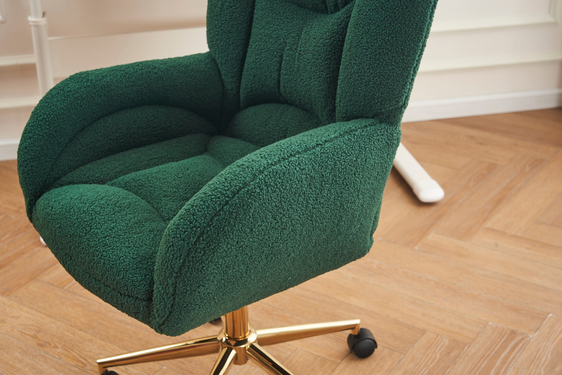 005 Teddy Fabric 360 Swivel Home Office Chair With Gold Metal Base And Universal Wheels,Green Solid Green Office Sponge Wipe Clean Modern Office Chairs Tufted Back Foam Swivel Teddy