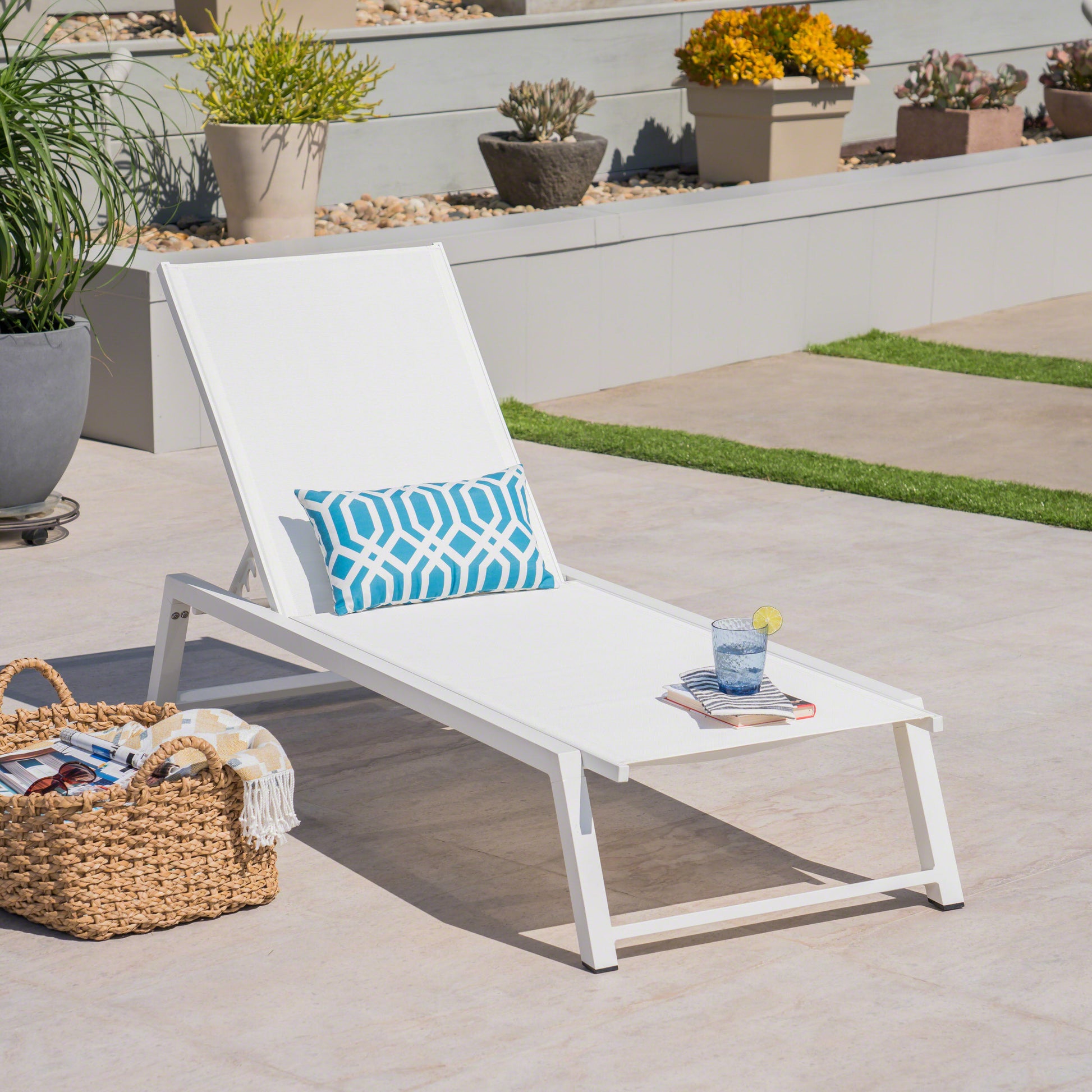 Myers Chaise Lounge Mp1 White Metal Mesh