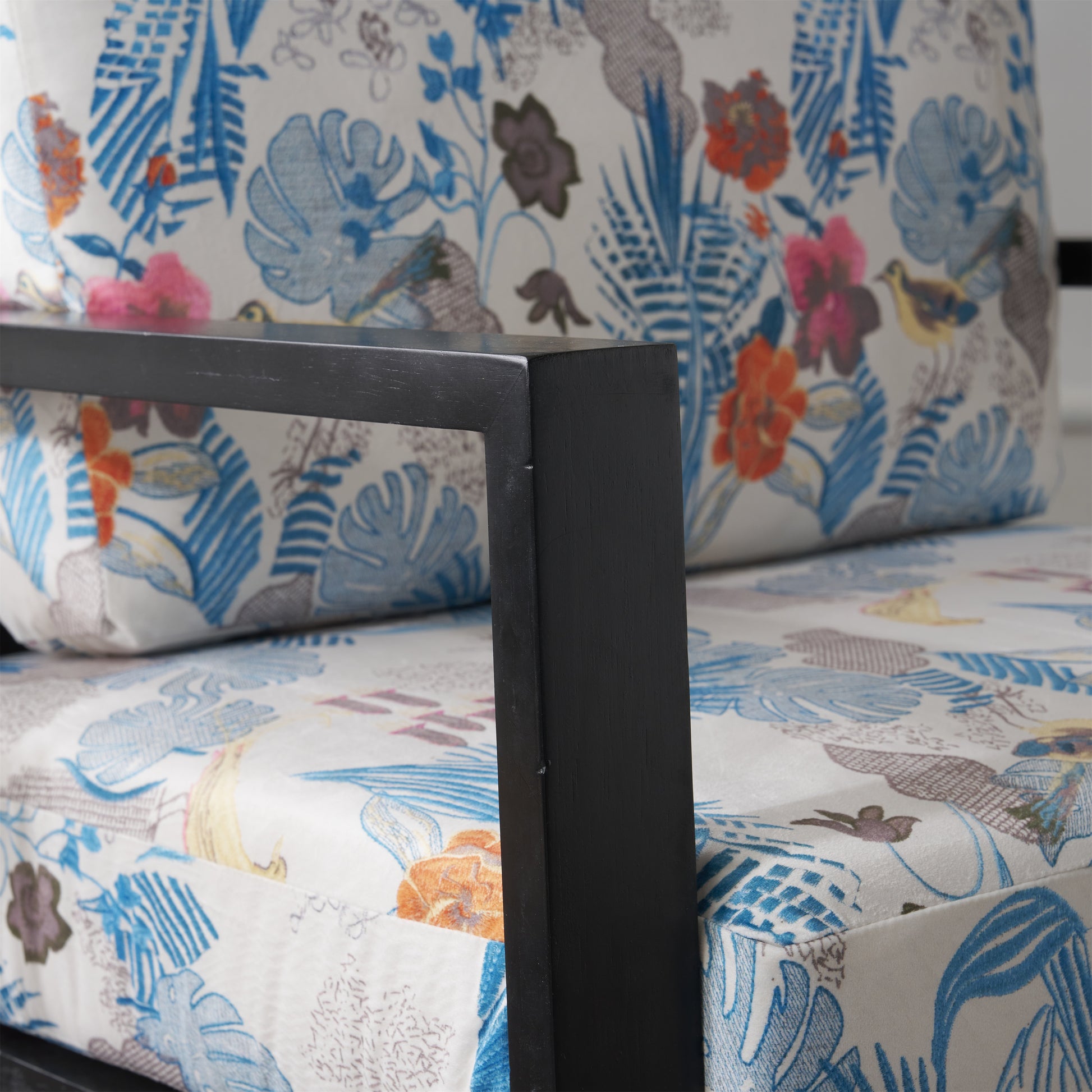 Retro Low Back Floral Print Velvet Accent Armchair With Gold Metal Legs & Rubberwood Frame, Wide Armrest Mid Century Lounge Chair With Pillow Back, Sofa Chair For Living Room & Balcony, Blue Floral