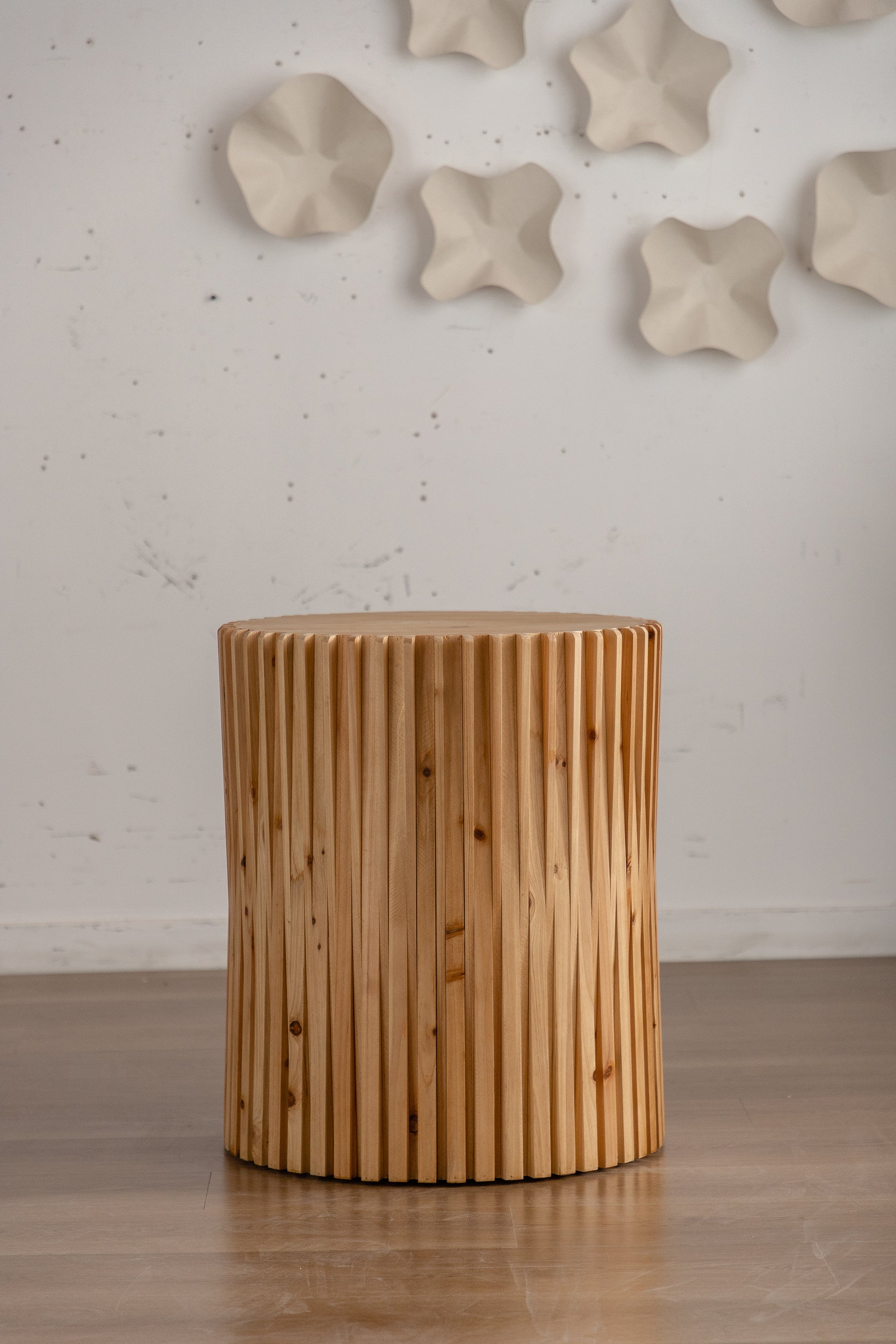 Retro Fashion Style Cylindrical Coffee Table With Vertical Texture Relief Design,Suitable For Living Room,Office,And Dining Room Set Of 2 Natural Mdf