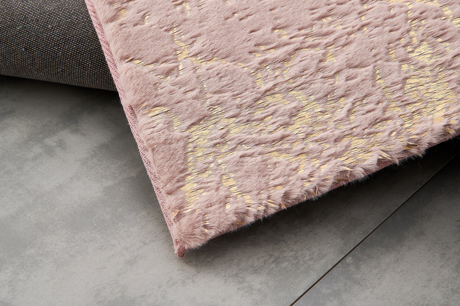 Luxury Machine Washable Dust Pink Abstract Gold Gilded Chinchilla Faux Fur Area Rug Dusty Rose Polyester