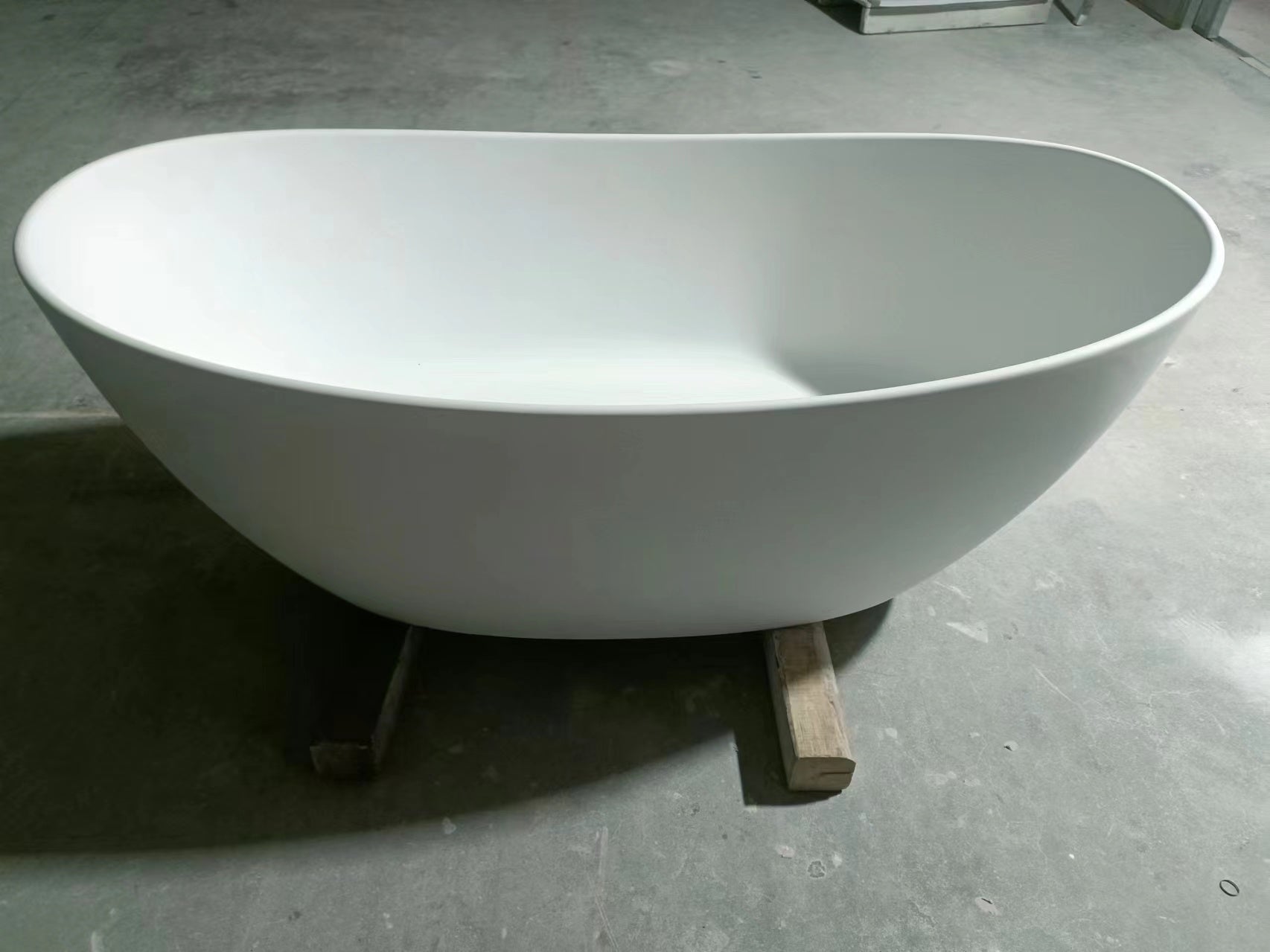 65" Solid Surface Soaking Bathtub Matte White Freestanding Tubs Matte 61 69 In Center Front Solid Surface