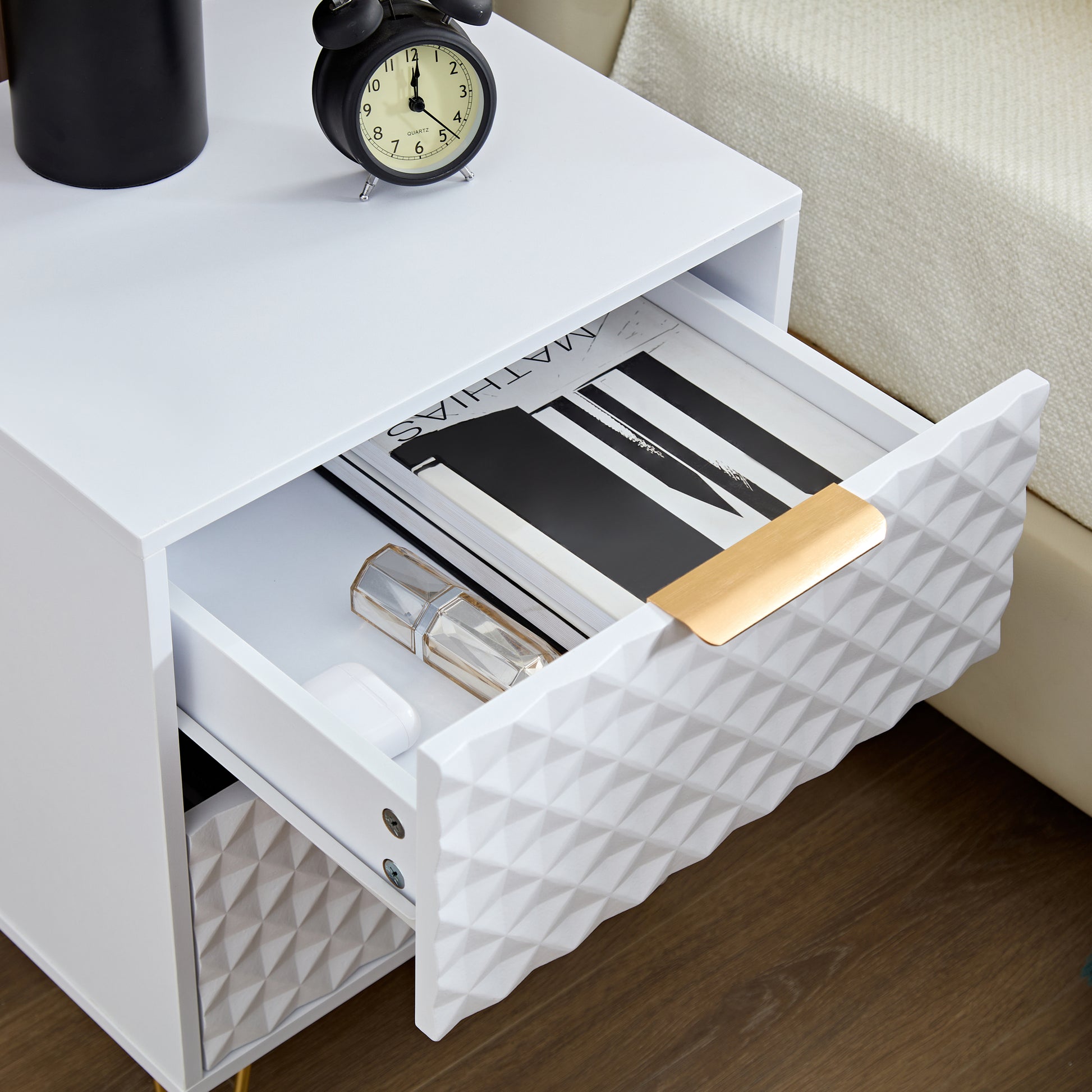 White Nightstand,Luxury Carving Board 2 Drawer Night Stand Bed Side Table With Metal Legs, 20" Tall Wood Black Night For Bedroom, Living Room, Lounge 1 Pack White 2 Drawers Bedroom American Design,American Traditional Particle Board Particle Board