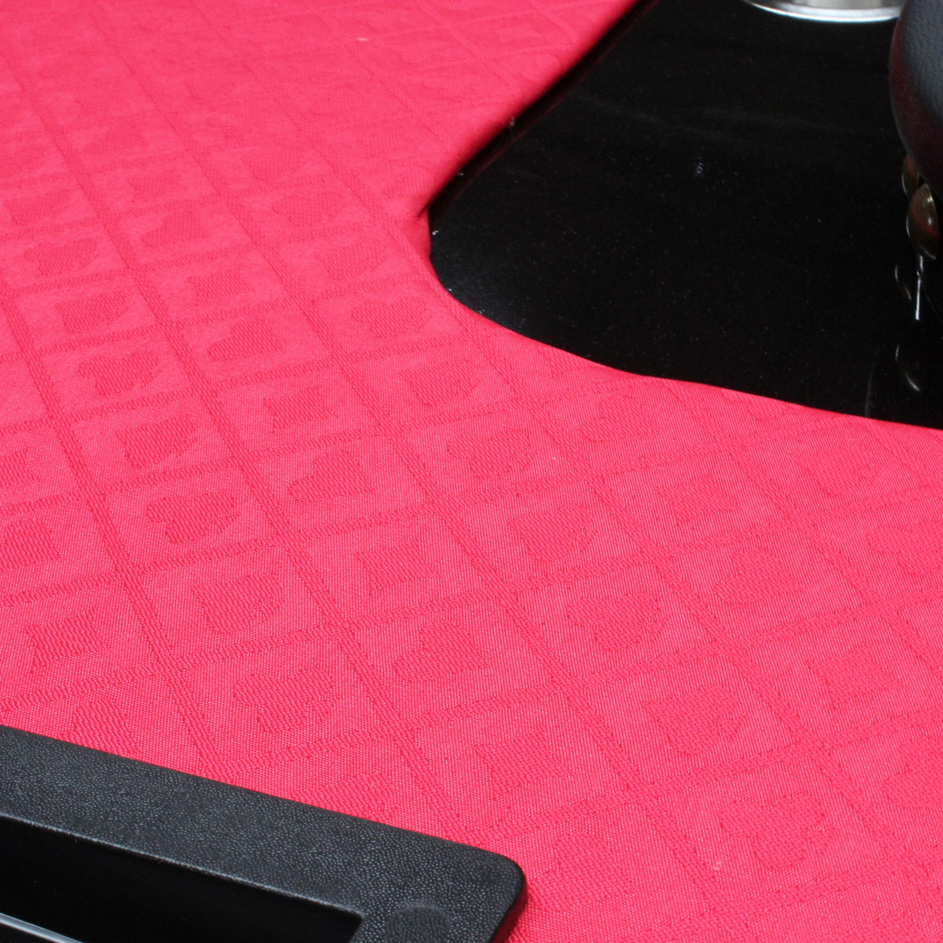 96" Poker Table For 10 Players Casino Game Texas Hold'Em Premium Oval With Round Stud Rivet Decorate Waterproof Cloth Chip Tray Cup Holders Red Red Primary Living Space Modern Plastic,Tech