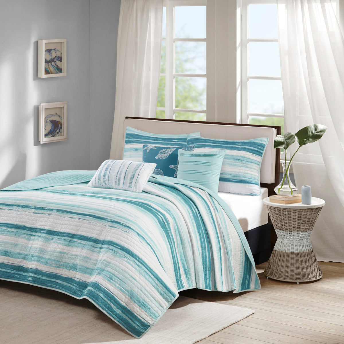6 Piece Printed Quilt Set With Throw Pillows Aqua King Cal King King Aqua Cotton