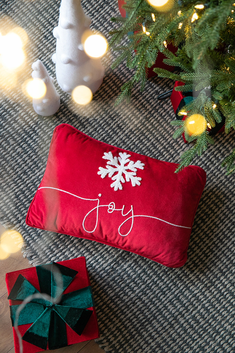 Set Of 2, 18X12" Black And Red Velvet Pillow With Embroidered Joy And Frosty Snowflake, For Christmas Halloween Holiday Decor Black,Red Acrylic,Polyester