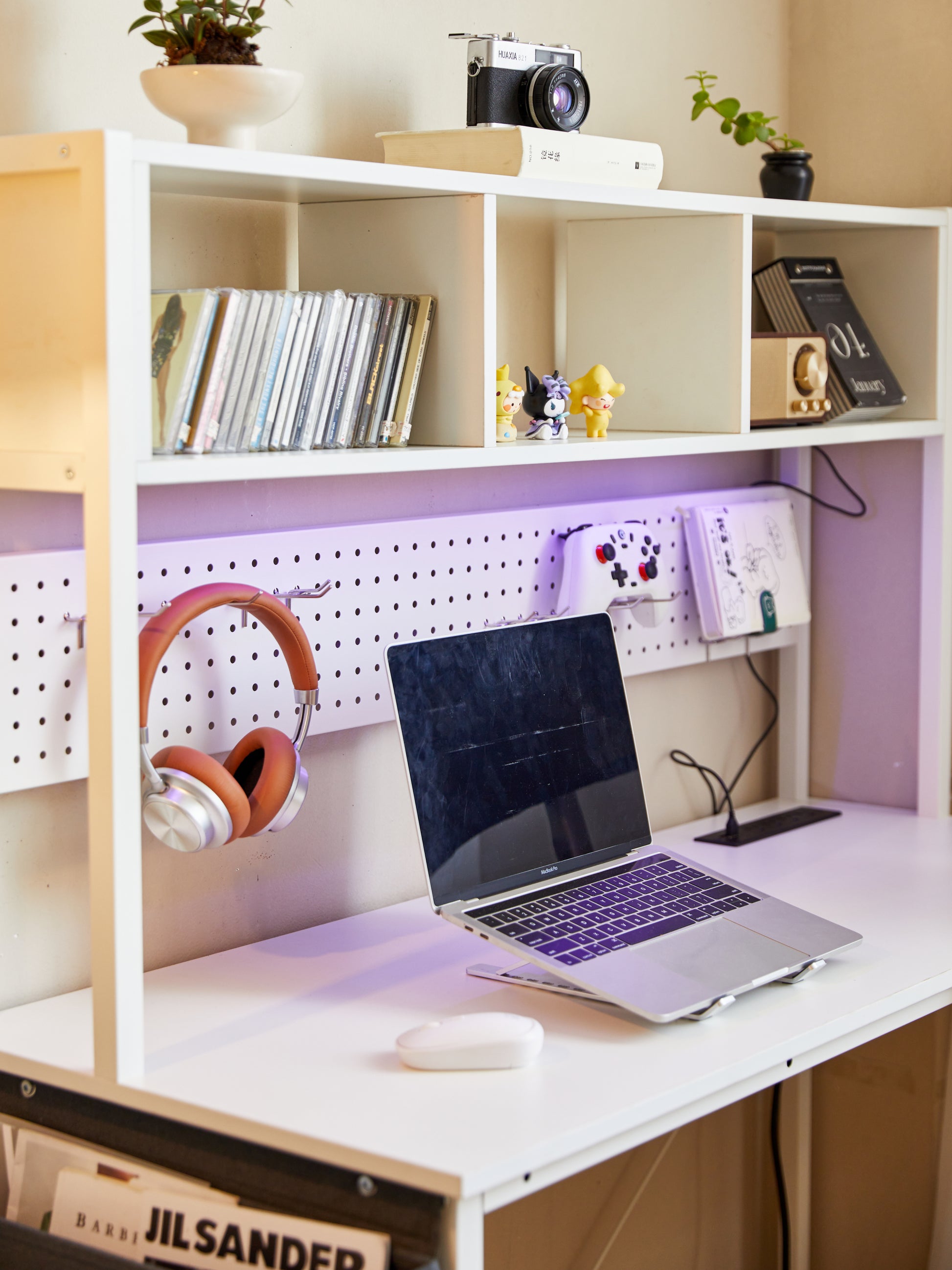 L Desk With Pennel White White Mdf Metal