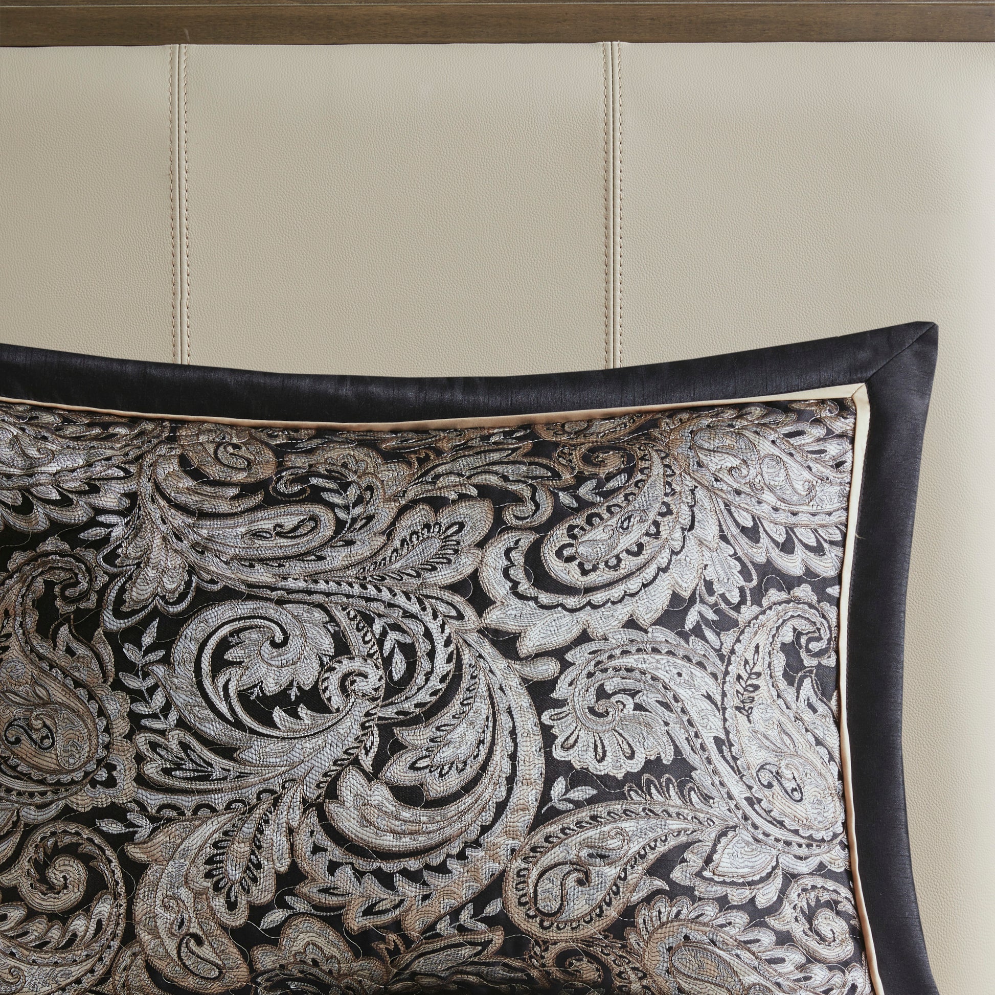 5 Piece Jacquard Bedspread Set With Throw Pillows Black King King Black Cotton