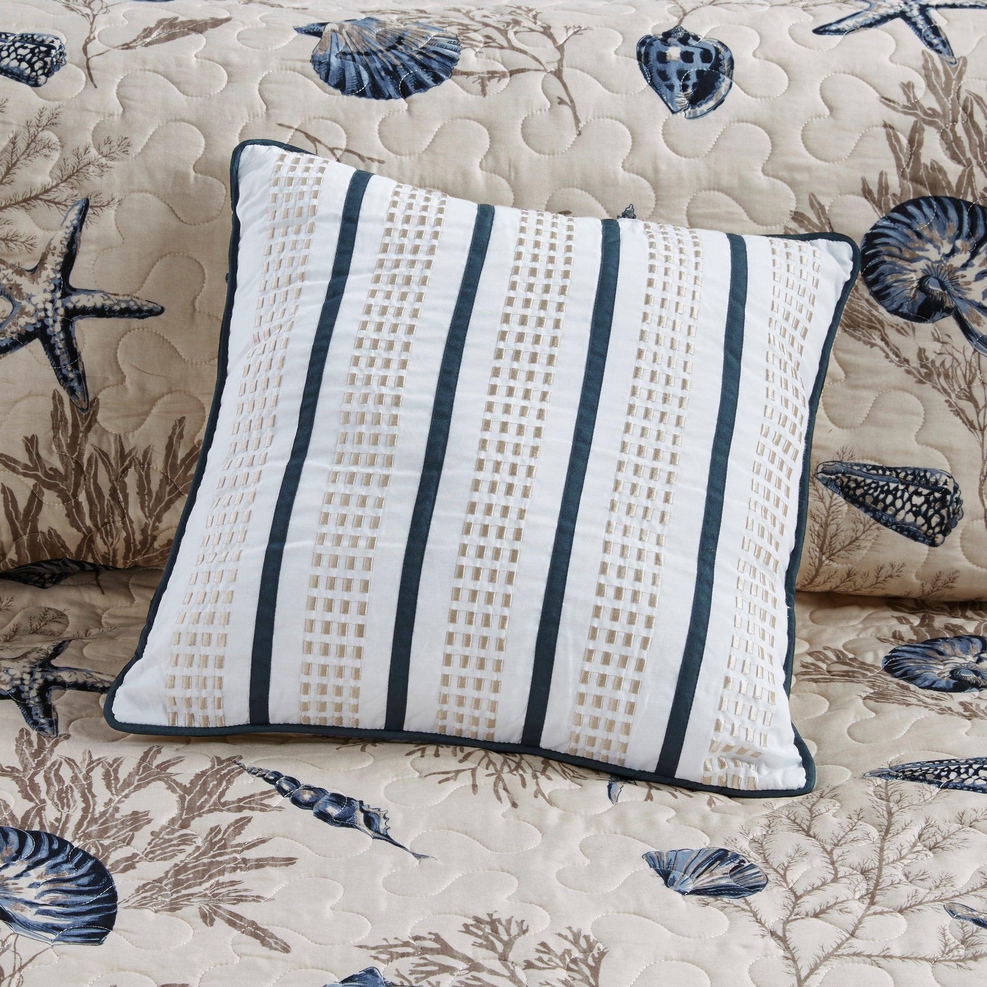 Brushed Microfiber Quilt Set With Throw Pillows Blue Twin Twin Xl Twin Blue Polyester
