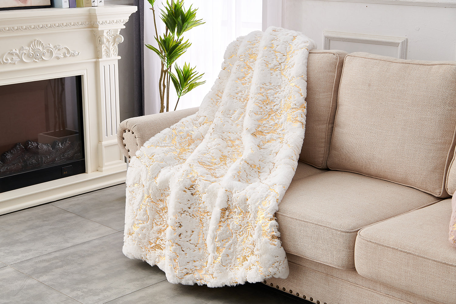 Luxury Chinchilla Faux Fur Gilded White Throw Blanket 60" X 80" White Gold Polyester