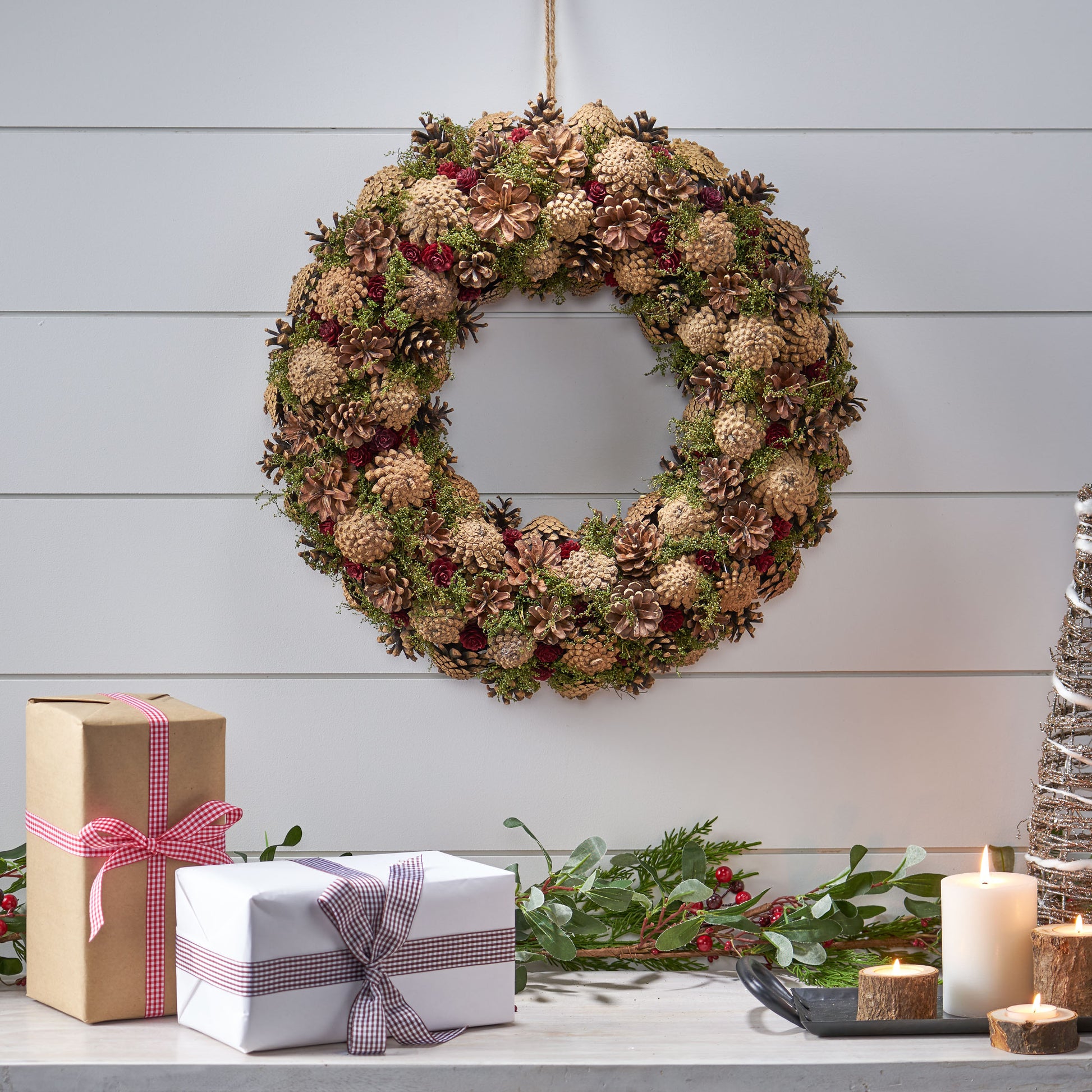 18.'' Pine Cone Wreath Natural Natural Foam