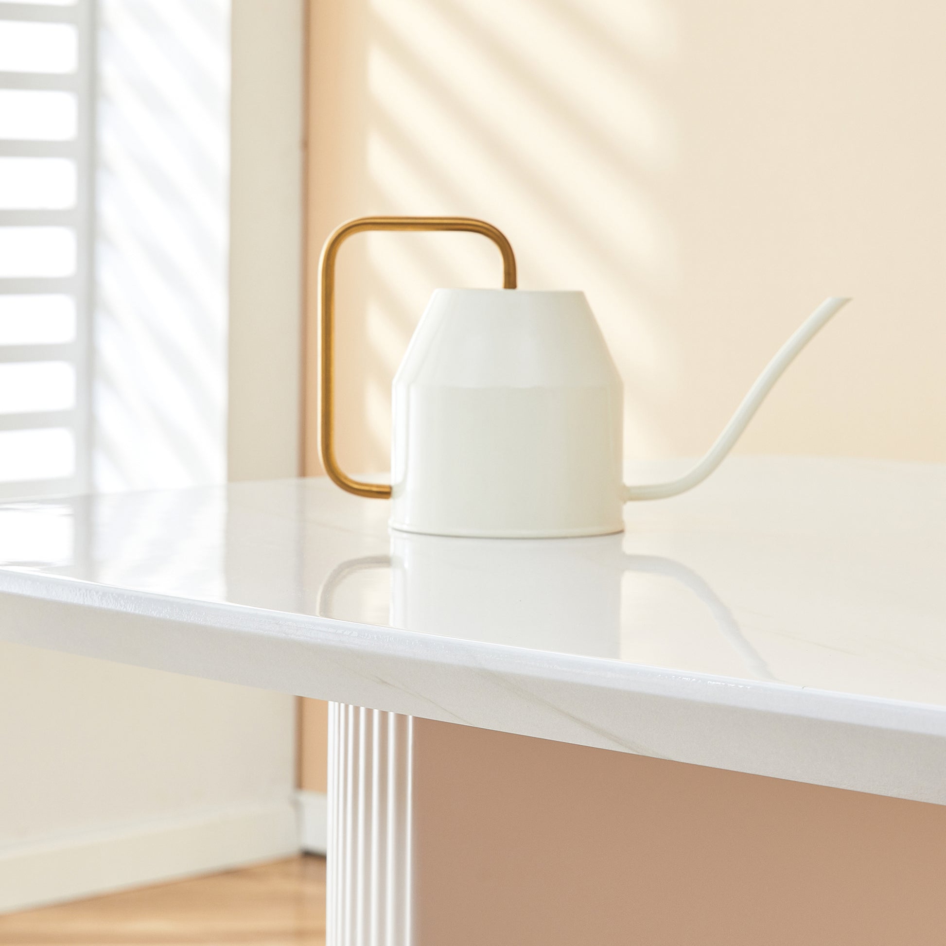 Cream Style Mdf White Dining Table.It Is A Furniture With A Warm And Soft Appearance, Suitable For Creating A Comfortable And Friendly Dining Environment, Suitable For Kitchens, Dining Rooms,Etc. White Mdf