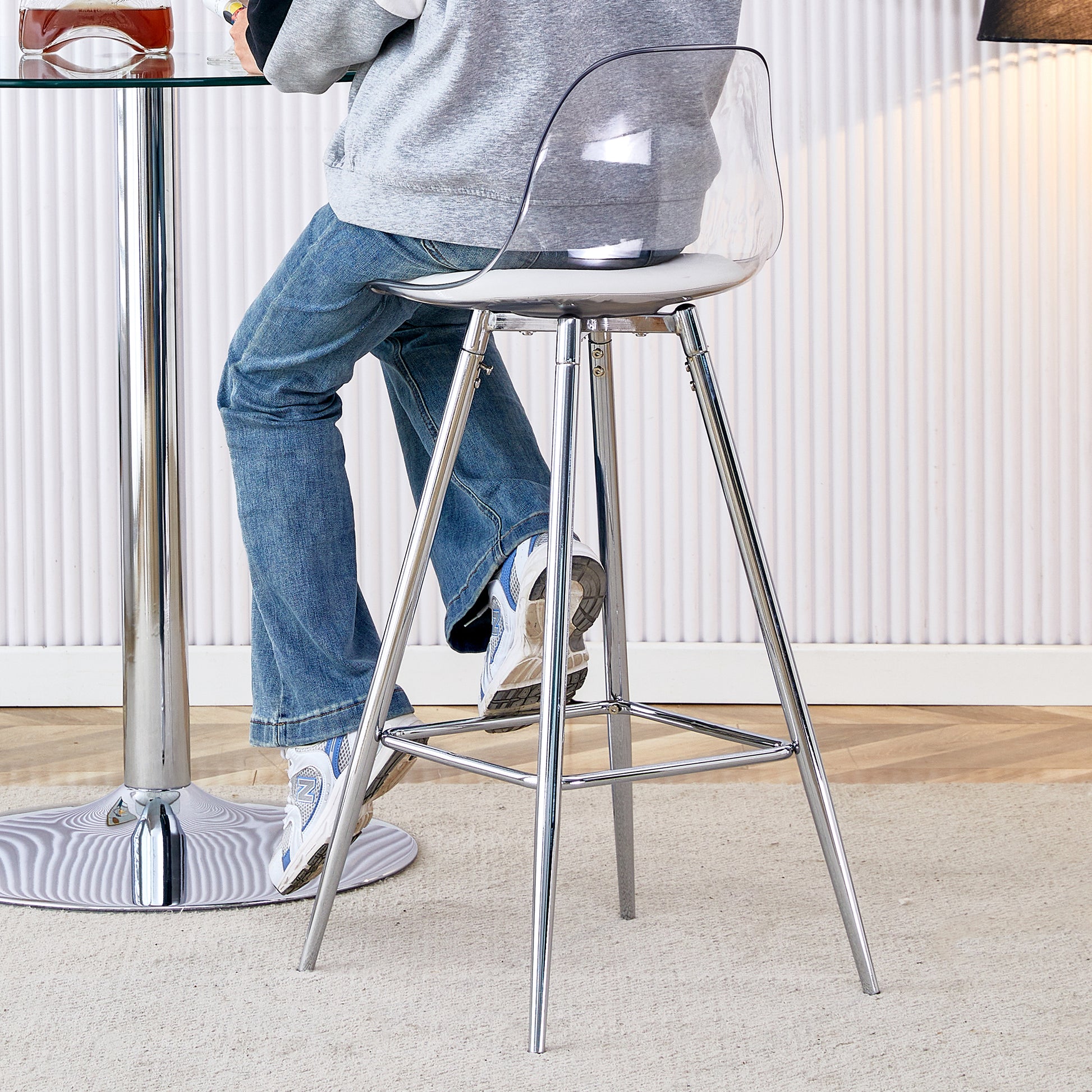 Modern And Comfortable Upholstered Bar Chairs, Metal Legs, Small Size Bar Chairs, Suitable For Part Of The Crowd, Stylish Design For Dining Room, Kitchen, Terrace And Living Room Chairs. White