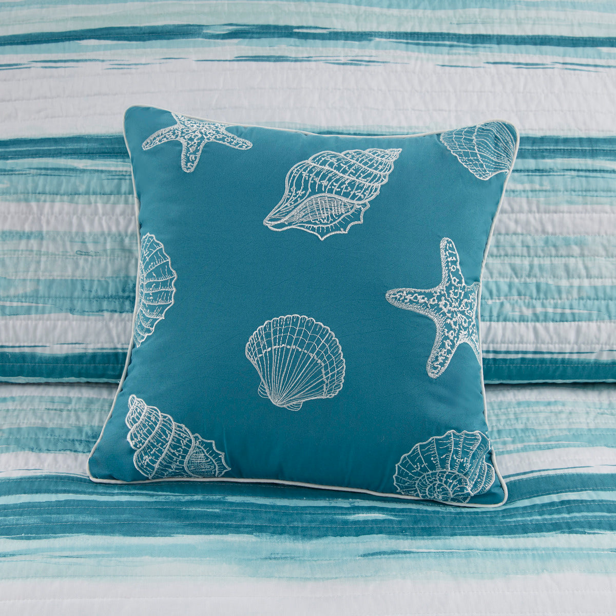 6 Piece Printed Quilt Set With Throw Pillows Aqua King Cal King King Aqua Cotton