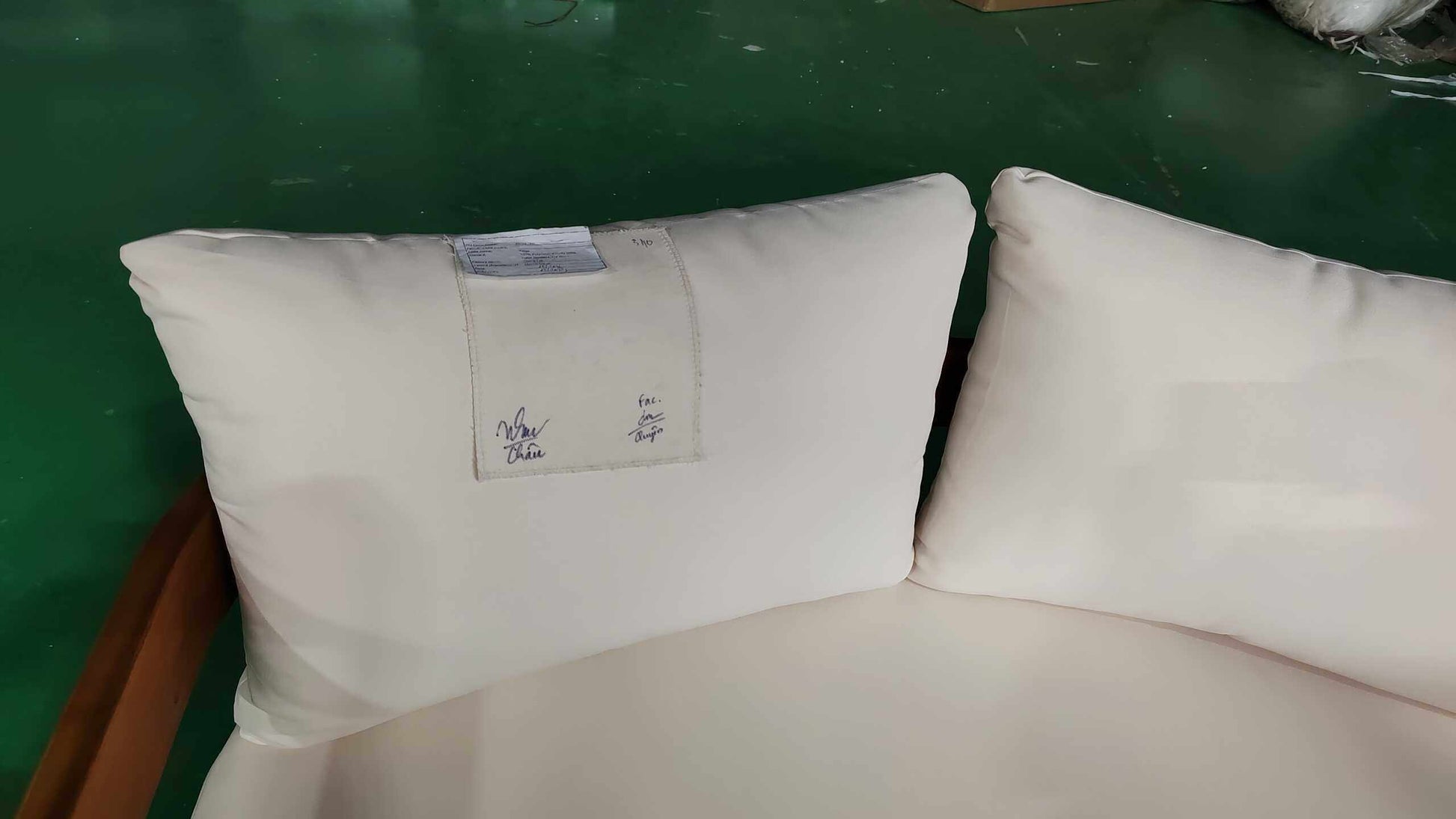 Back Cushion68615.00Bge Ivory White Fabric