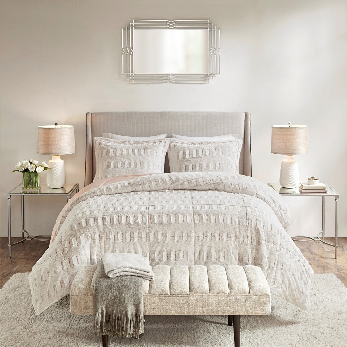 Back Print Long Fur Comforter Mini Set Queen White Polyester