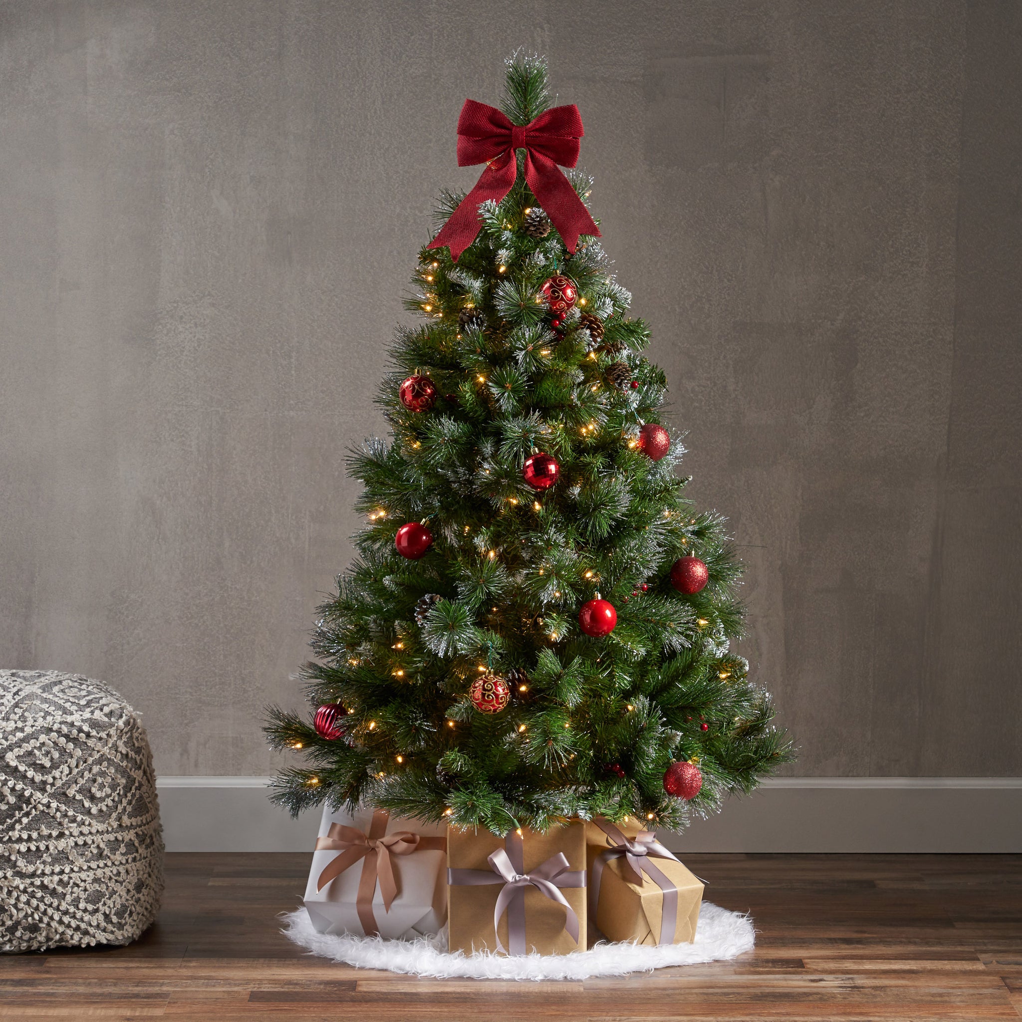 4.5 'Glitter Bristle Mixed Hinged Tree With Red Berry And Pine Cones And 200 Cl,407 Tips Green Pvc