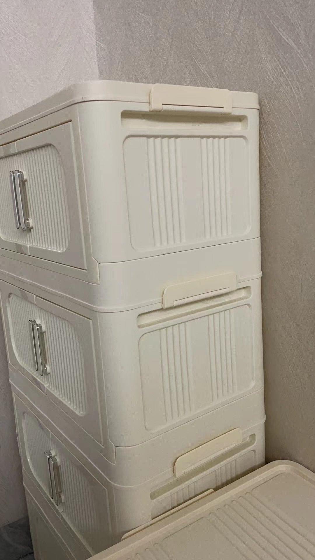 Cream White,19.69" Side Wide Folding Storage Cabinet ,4 Tiers,19.69" 11.81" 40.55",Collapsible Storage Bins With Magnetic Door, Plastic Storage Cabinet With Wheels Cream White Plastic