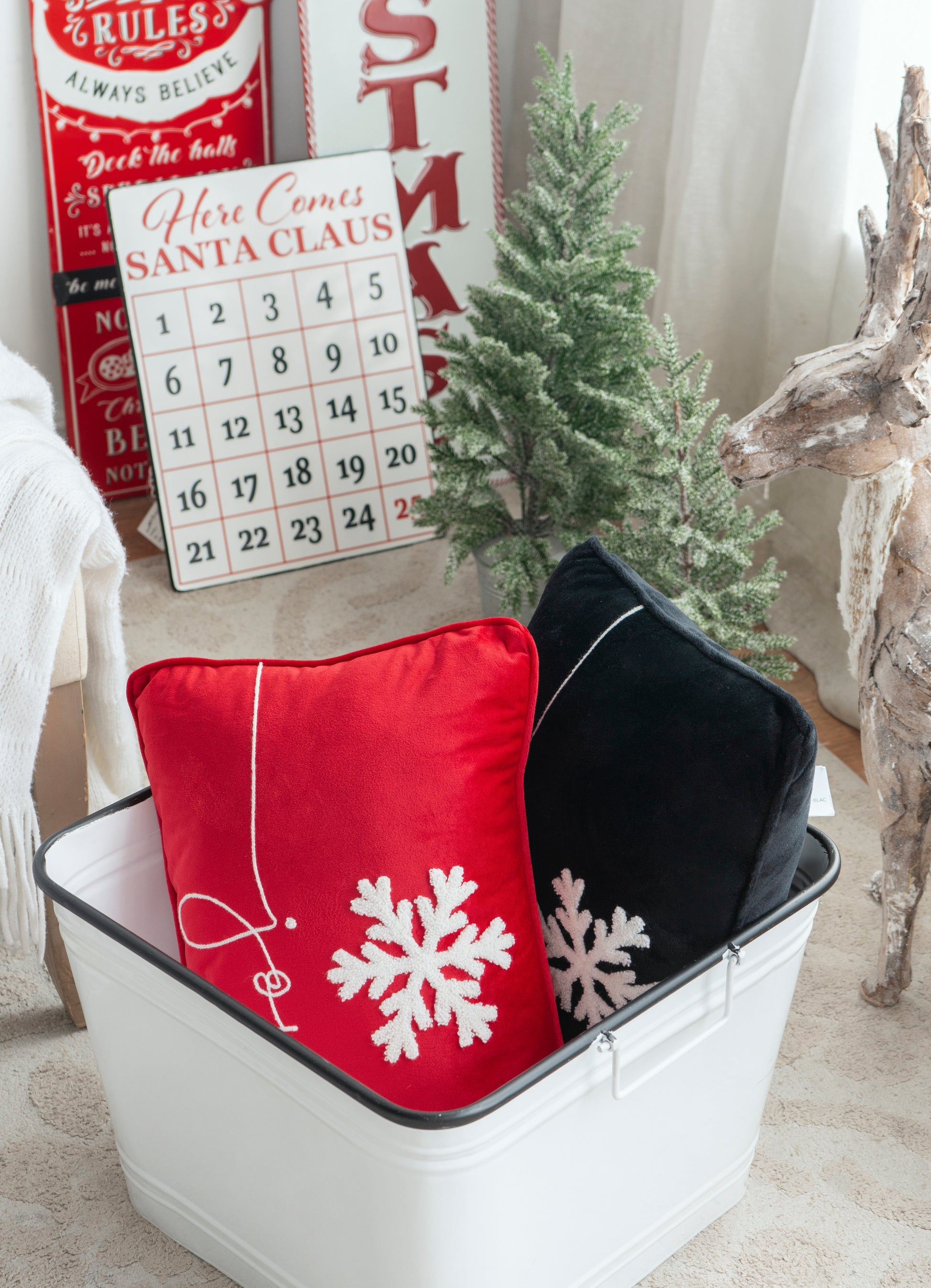 Set Of 2, 18X12" Black And Red Velvet Pillow With Embroidered Joy And Frosty Snowflake, For Christmas Halloween Holiday Decor Black,Red Acrylic,Polyester