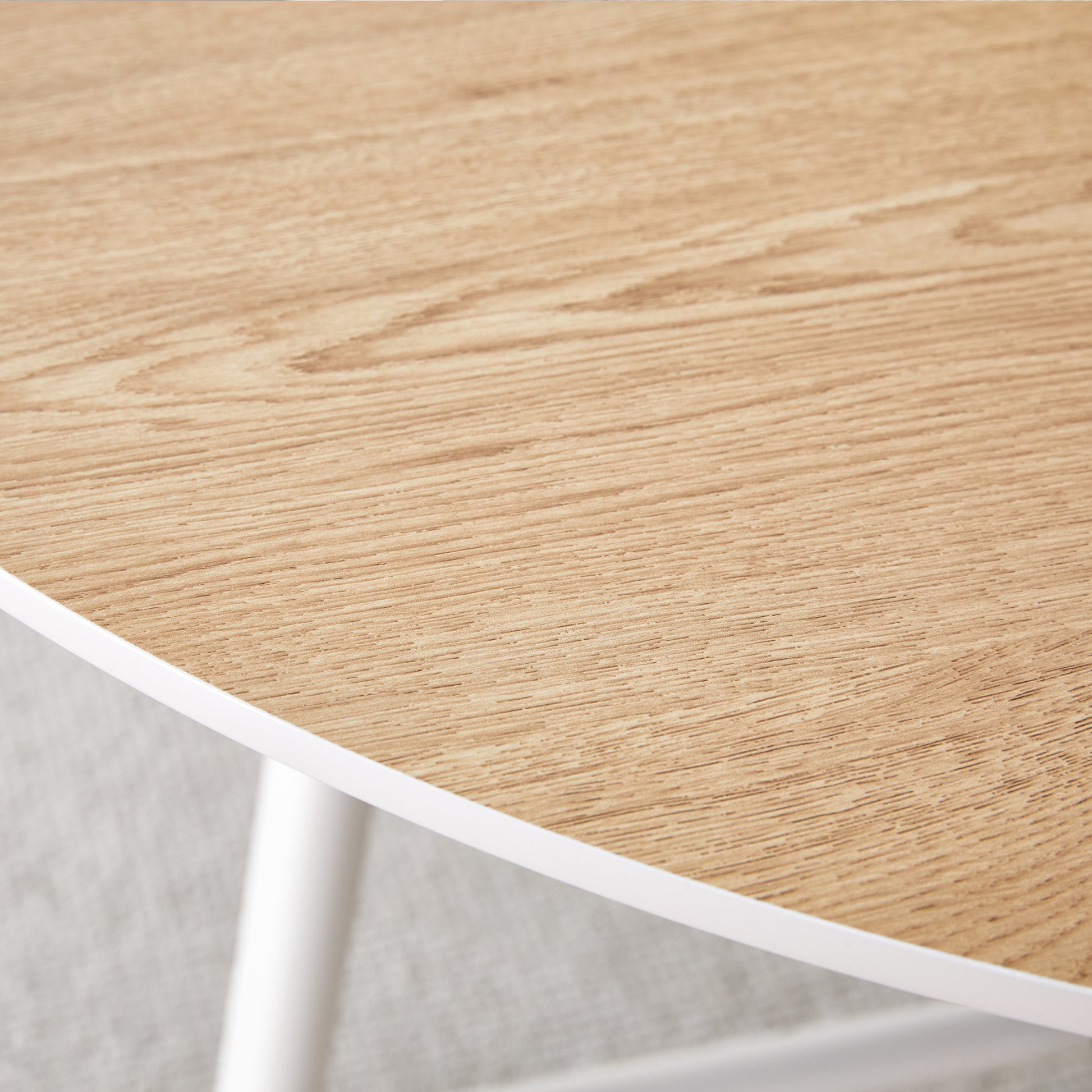 A Modern And Minimalist Circular Dining Table With A 42 Inch Diameter Wood Colorer Patterned Tabletop And White Metal Legs. Suitable For Restaurants, Living Rooms, And Conference Rooms. Brown White Mdf Metal