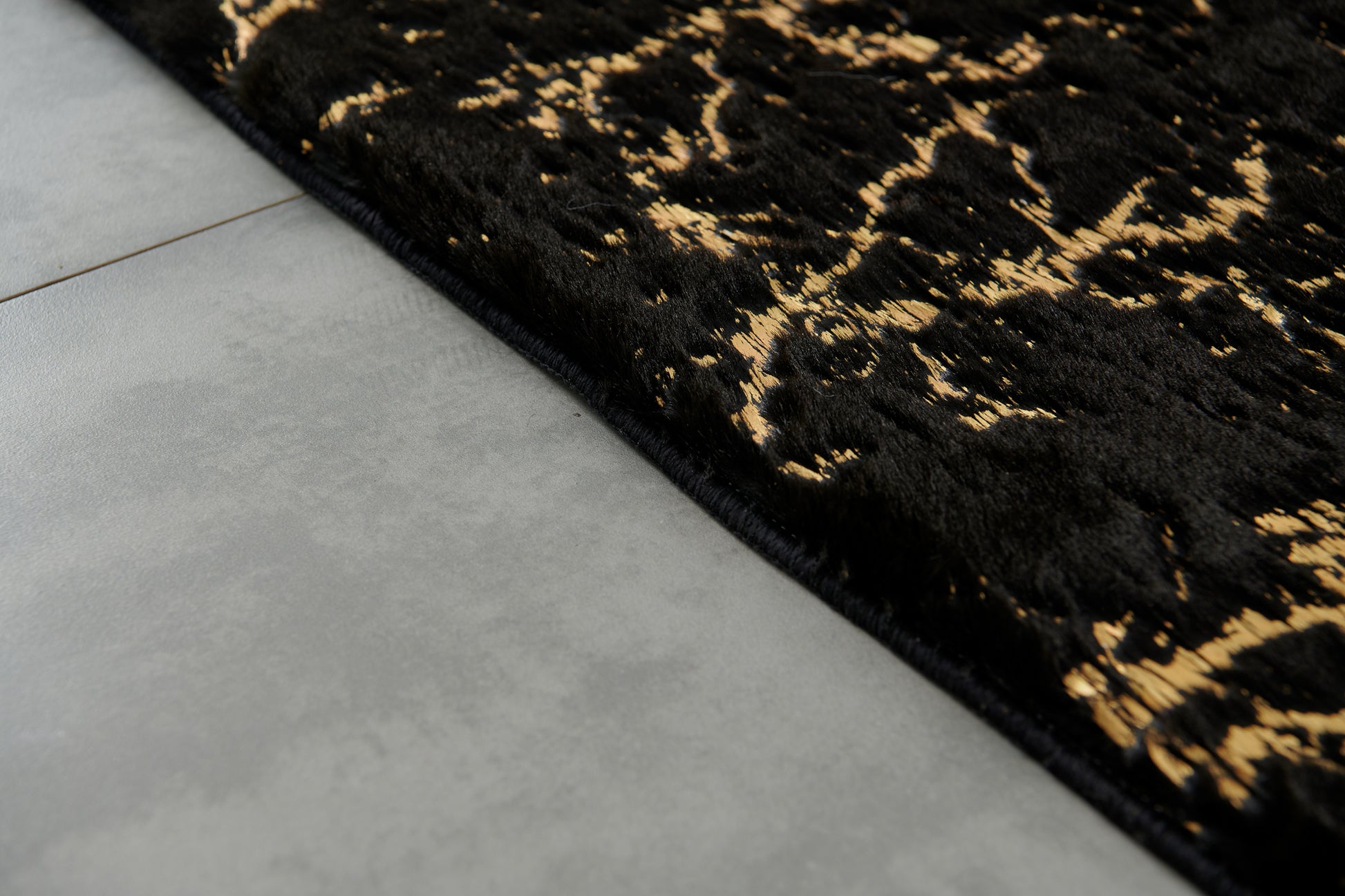 Luxury Machine Washable Black Abstract Gold Gilded Chinchilla Faux Fur Area Rug Black Gold Polyester