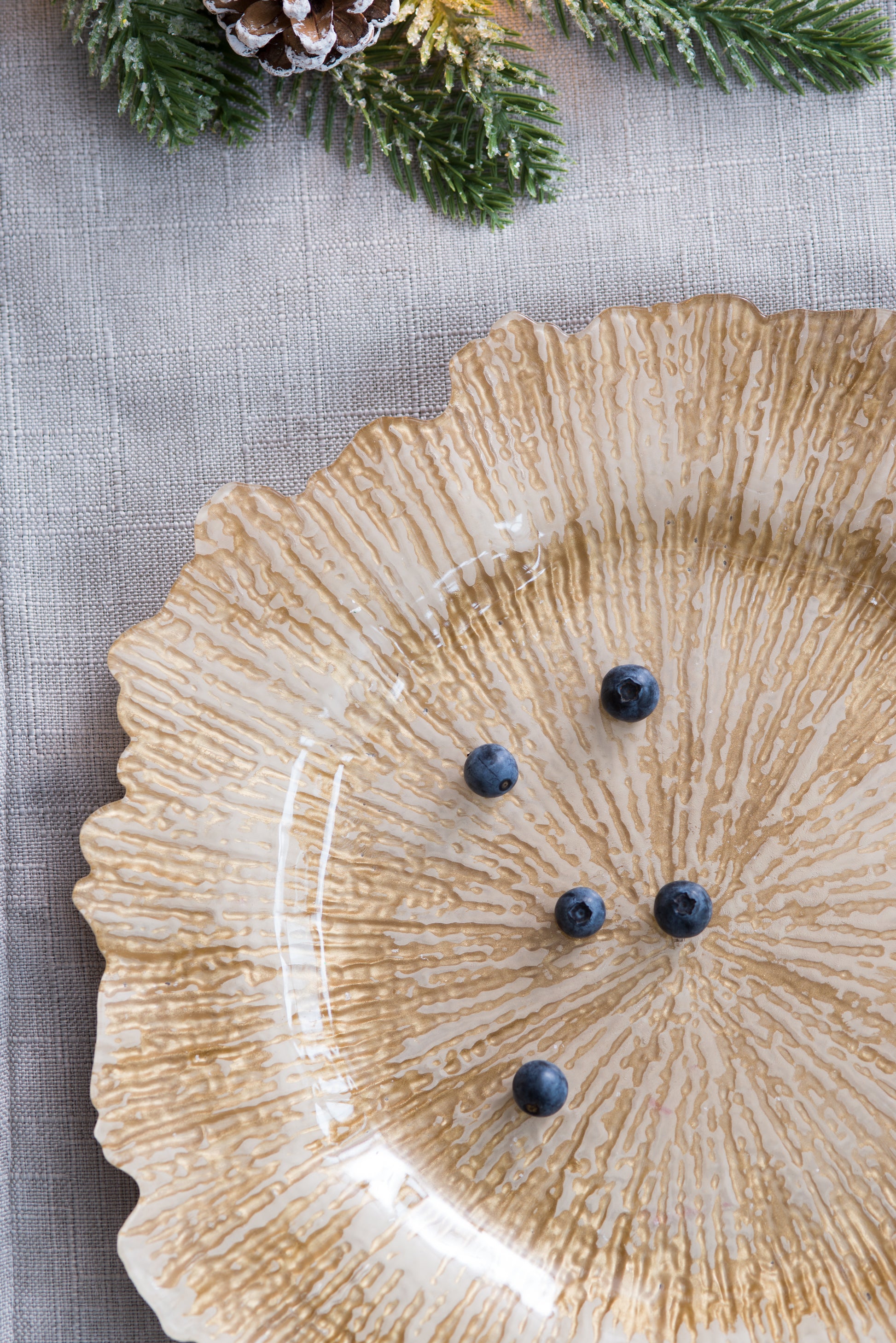 8 Pack Reef Plastic Charger Plate, D13" Gold Plastic