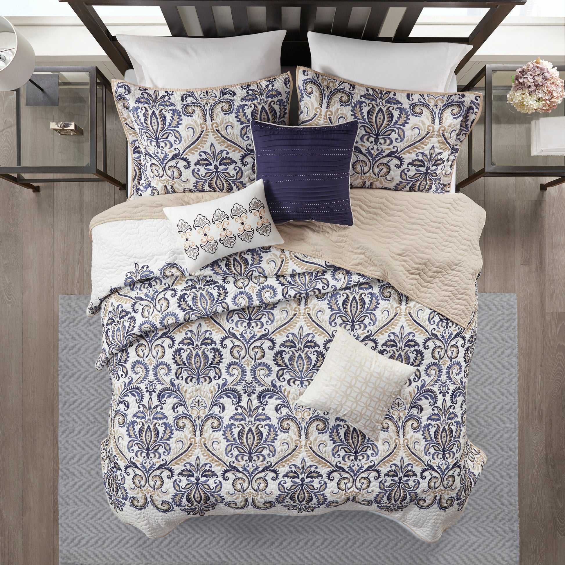 6 Piece Reversible Quilt Set With Throw Pillows Navy Tan King Cal King King Navy Cotton