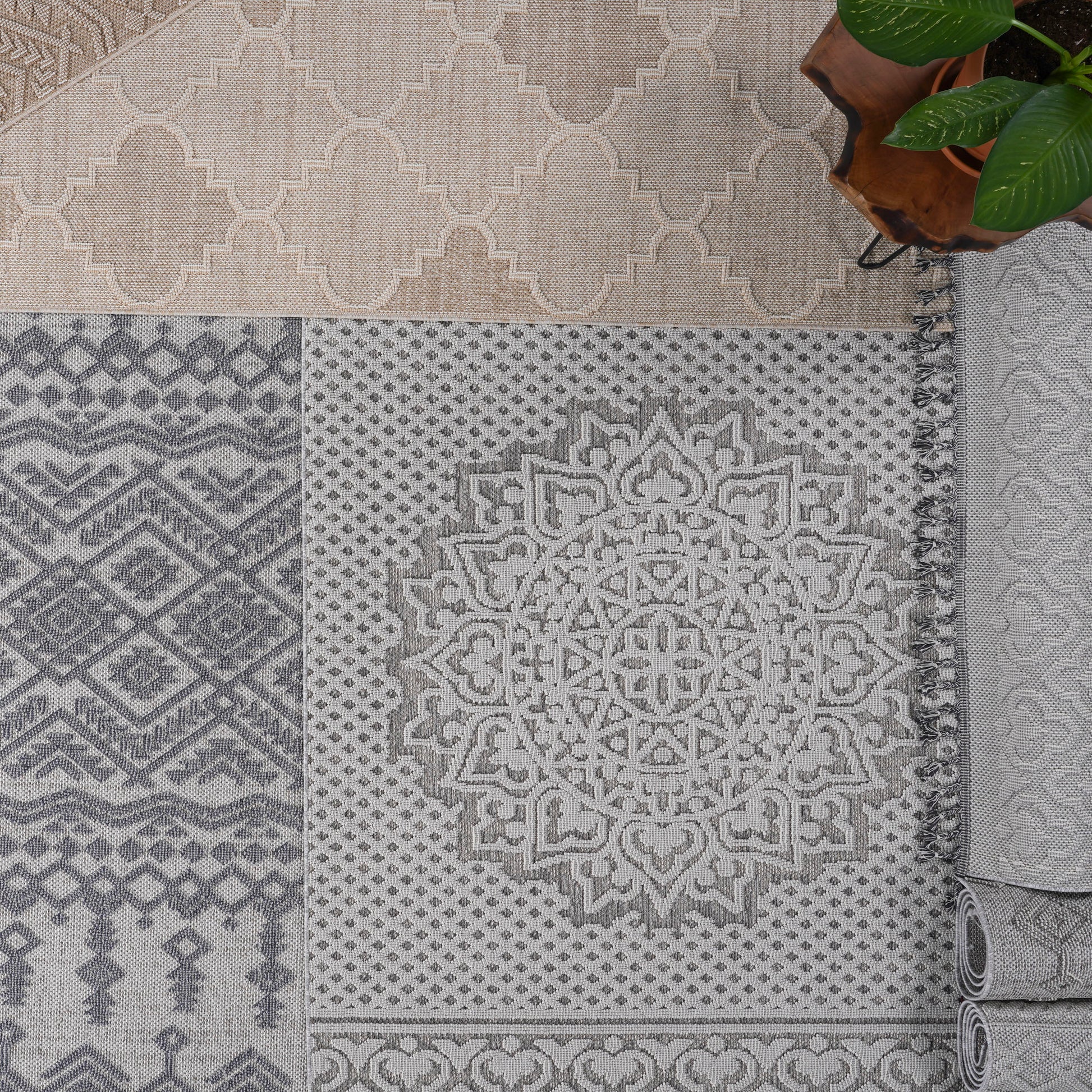 Naar Guros Collection 5X7 Cream Trellis Indoor Outdoor Area Rug Cream Polypropylene