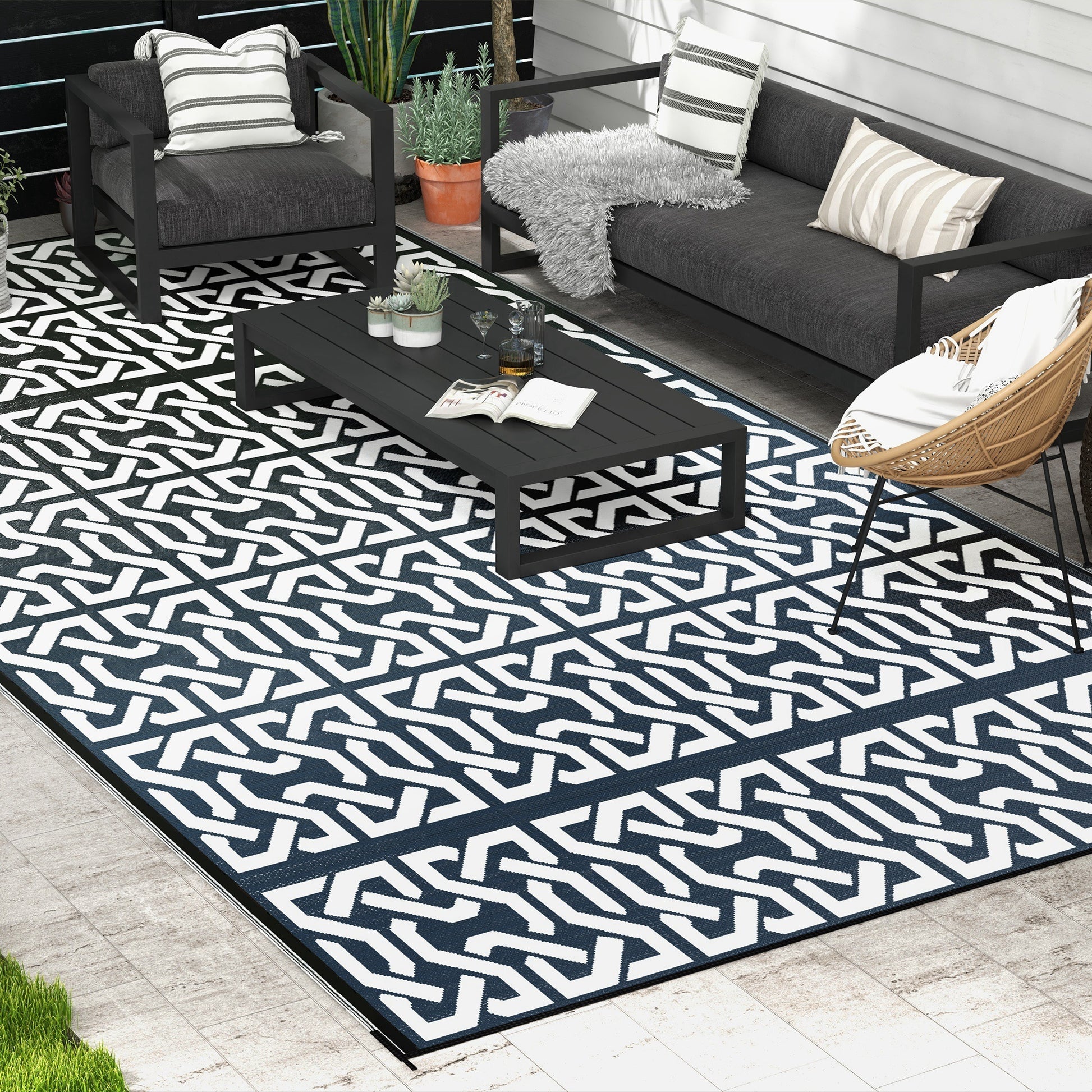 Outsunny Reversible Outdoor Rug, 9' X 18' Waterproof Plastic Straw Floor Mat, Portable Rv Camping Carpet With Carry Bag, Large Floor Mat For Backyard, Deck, Picnic, Beach, Black & White Chain Multicolor Polypropylene