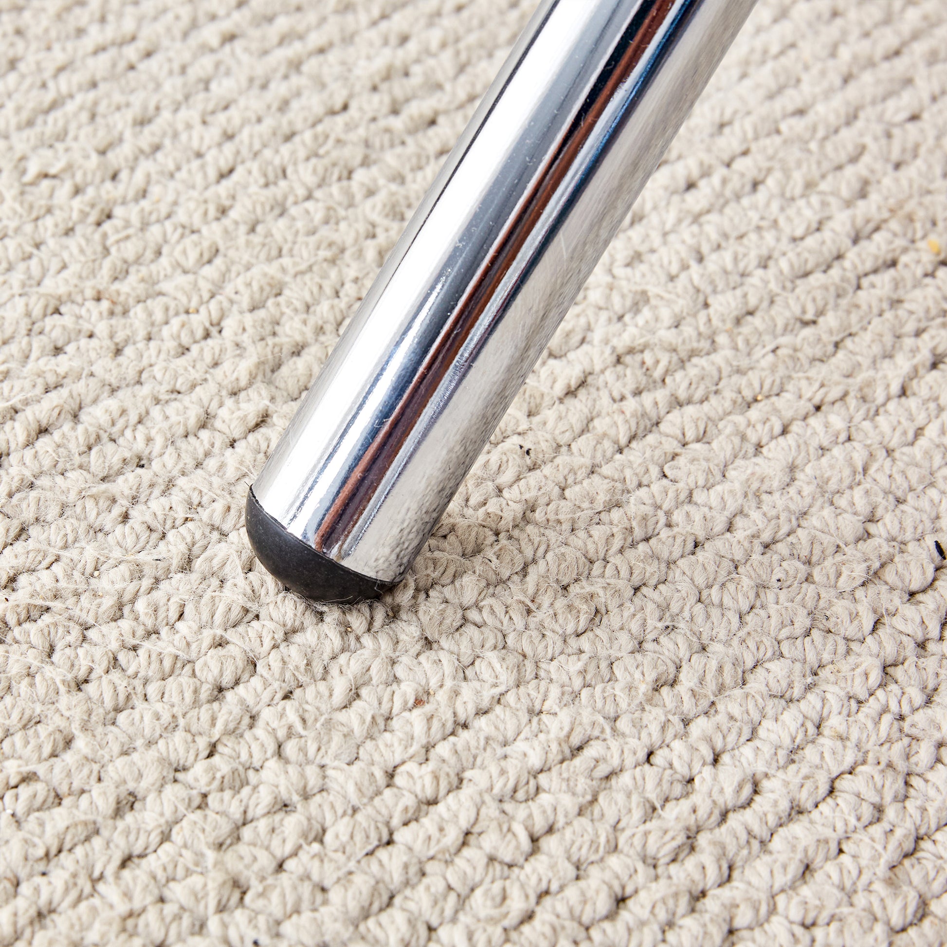 Table And Chair Set.36.6"Round Clear Glass Dining Table With A Unique Shape With Ring Shaped Gathered Silver Metal Legs.Paired With 4 Light Gray High Quality Pu Dining Chairs With Silver Metal Legs.