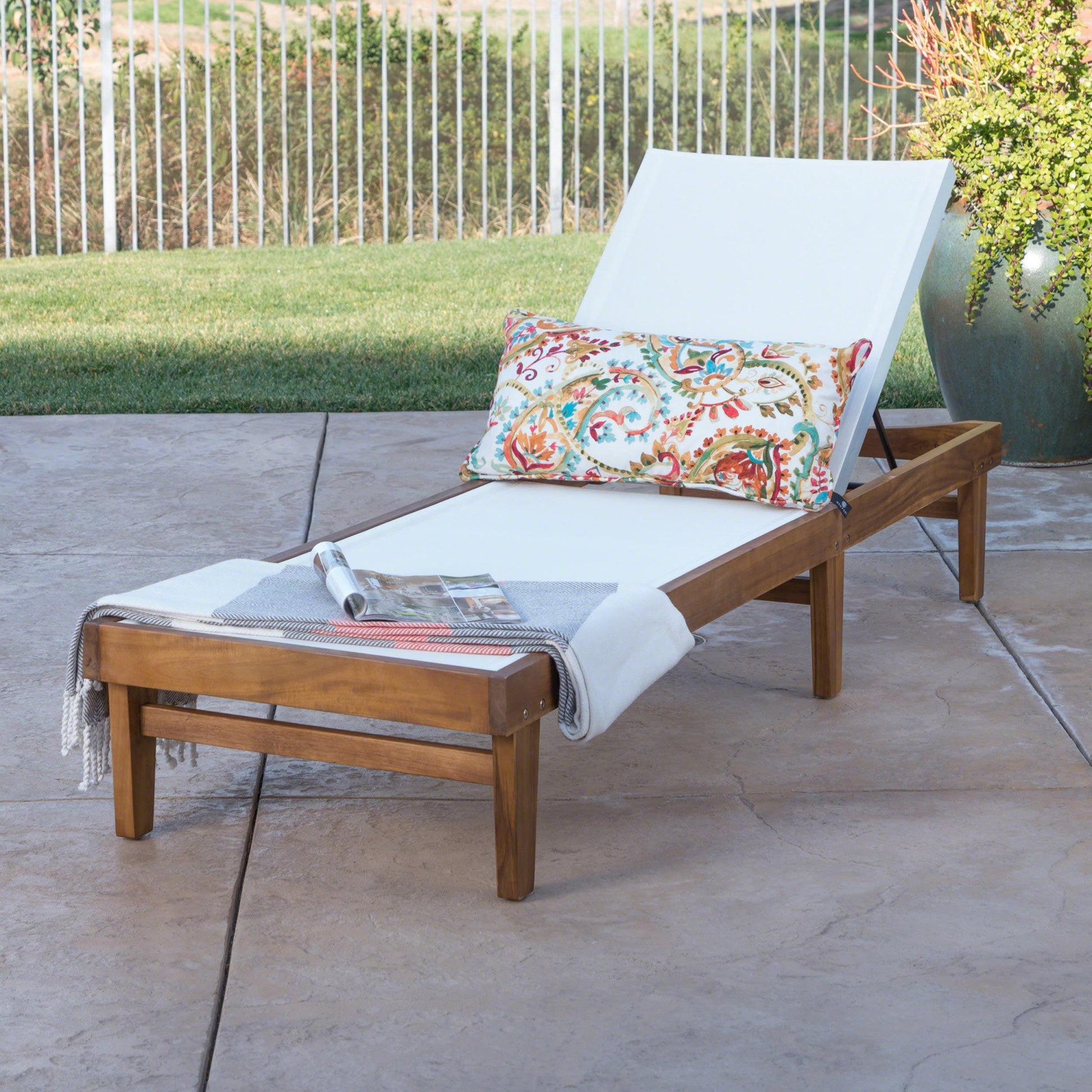 Summerland Chaise Lounge White Mesh Teak Aluminum