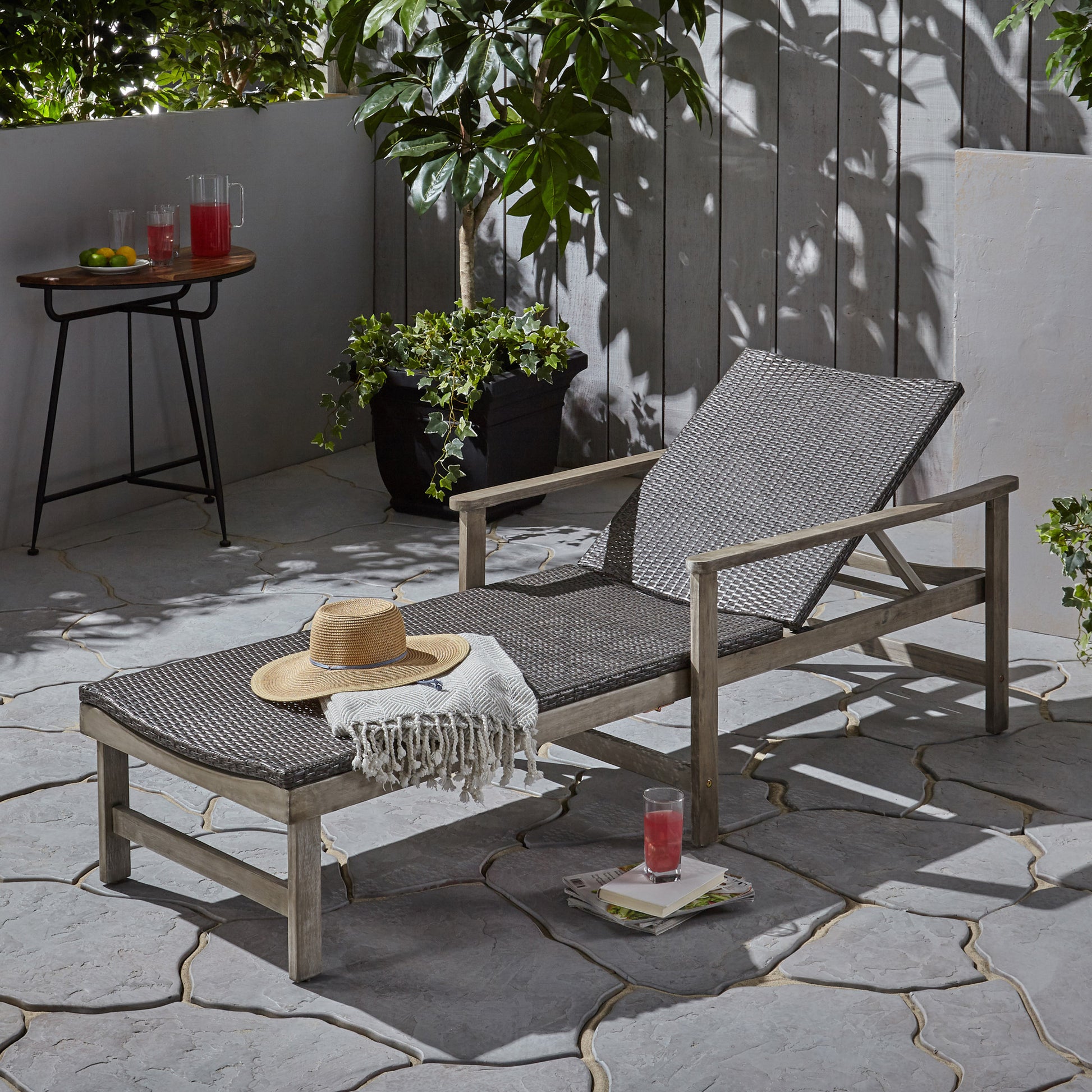 Hampton Wood Wicker Chaise Lounge Grey Metal & Wood